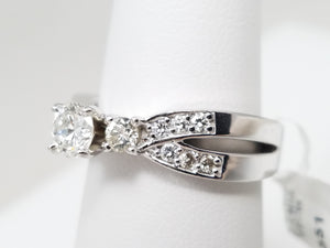 New! Luxurious 14k White Gold Natural Diamond Engagement Ring