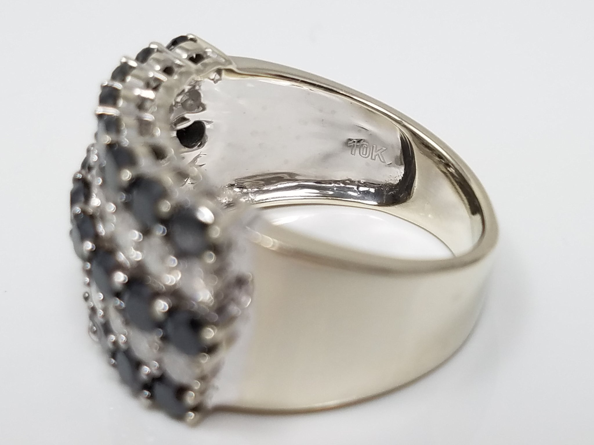 Grand 10k White Gold Natural Diamond Ring