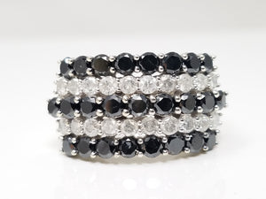 Grand 10k White Gold Natural Diamond Ring