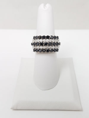 Grand 10k White Gold Natural Diamond Ring