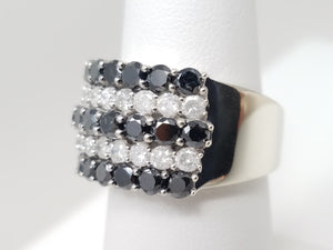 Grand 10k White Gold Natural Diamond Ring