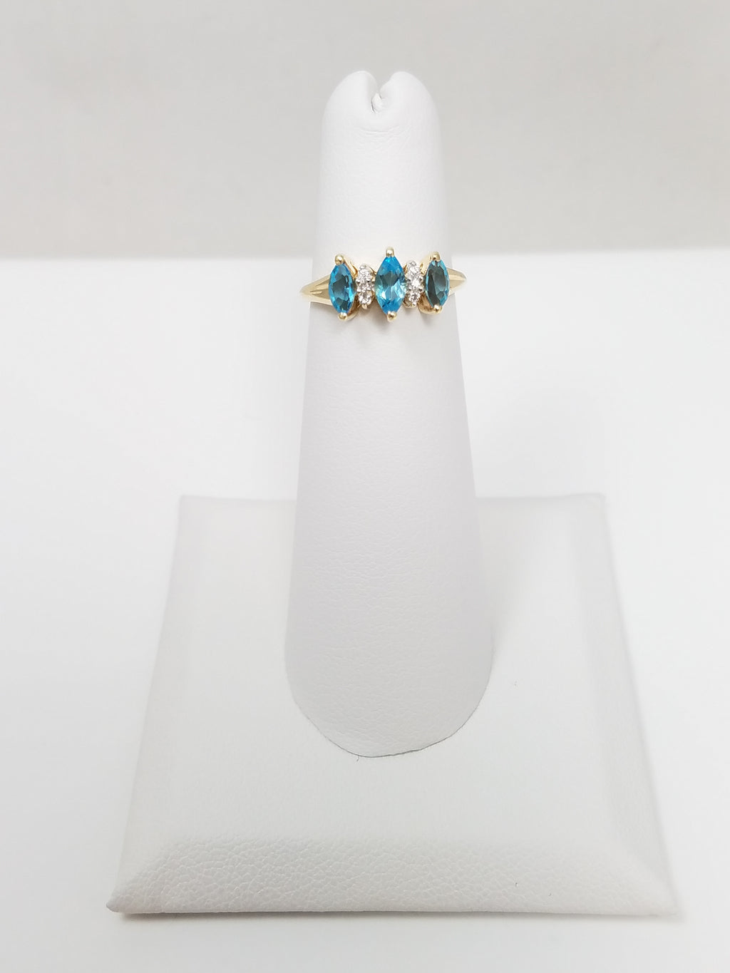 Stylish 14k Yellow Gold Natural Blue Topaz Diamond Ring