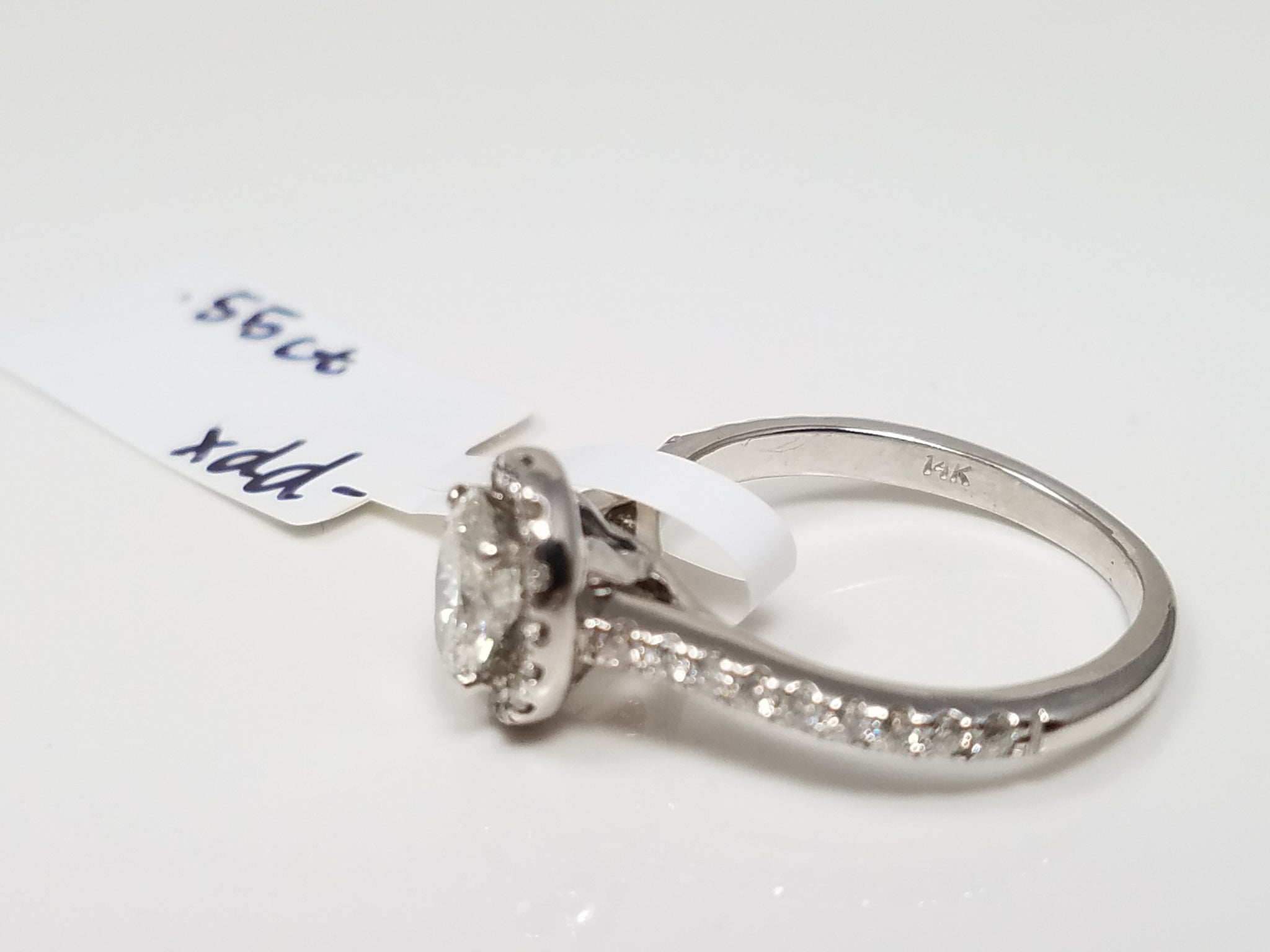 Magnificent 14k White Gold .80ctw Natural Diamond Engagement Ring