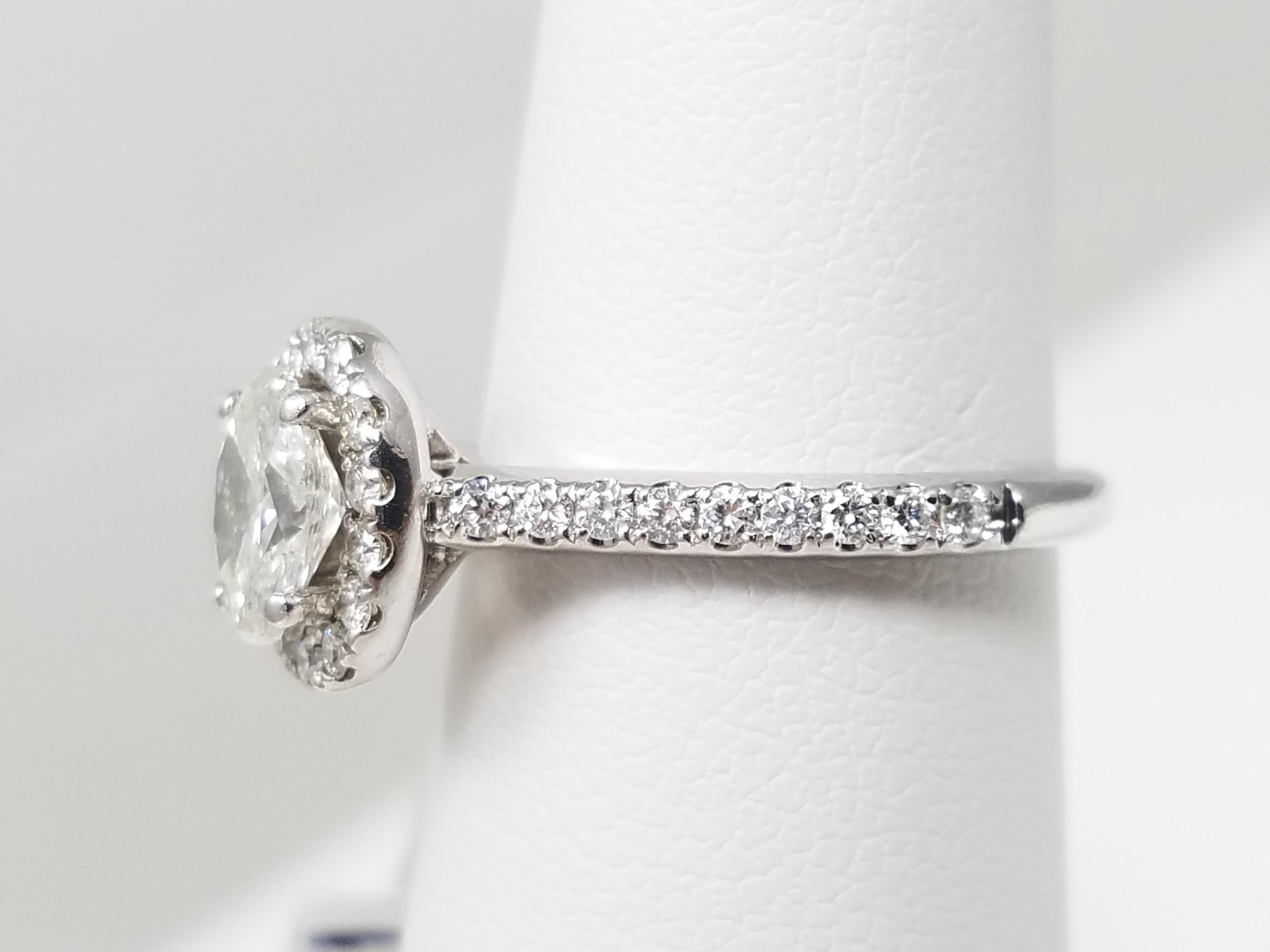 Magnificent 14k White Gold .80ctw Natural Diamond Engagement Ring