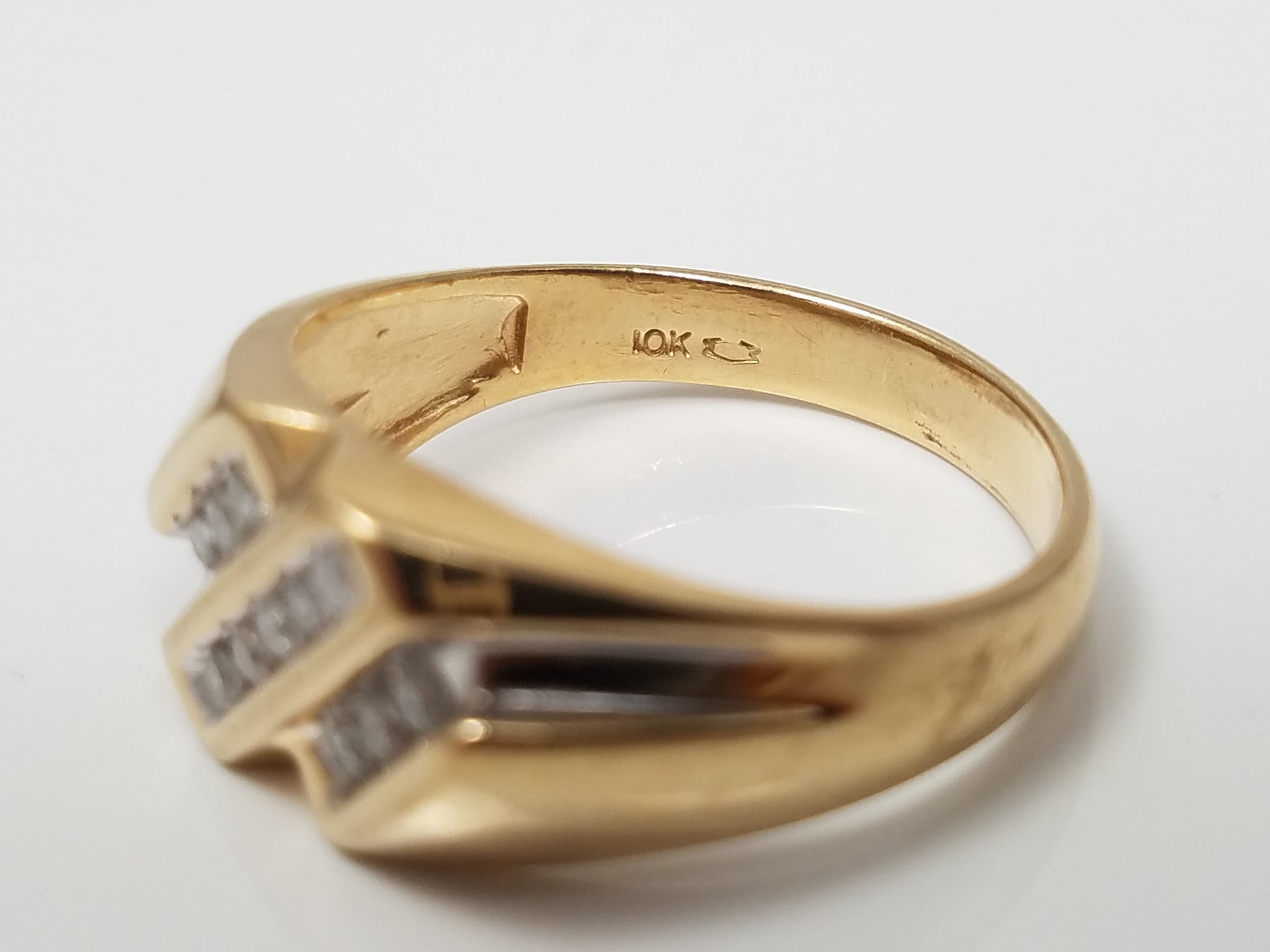 Dapper Men's 10k Yellow Gold Natural Diamond Ring