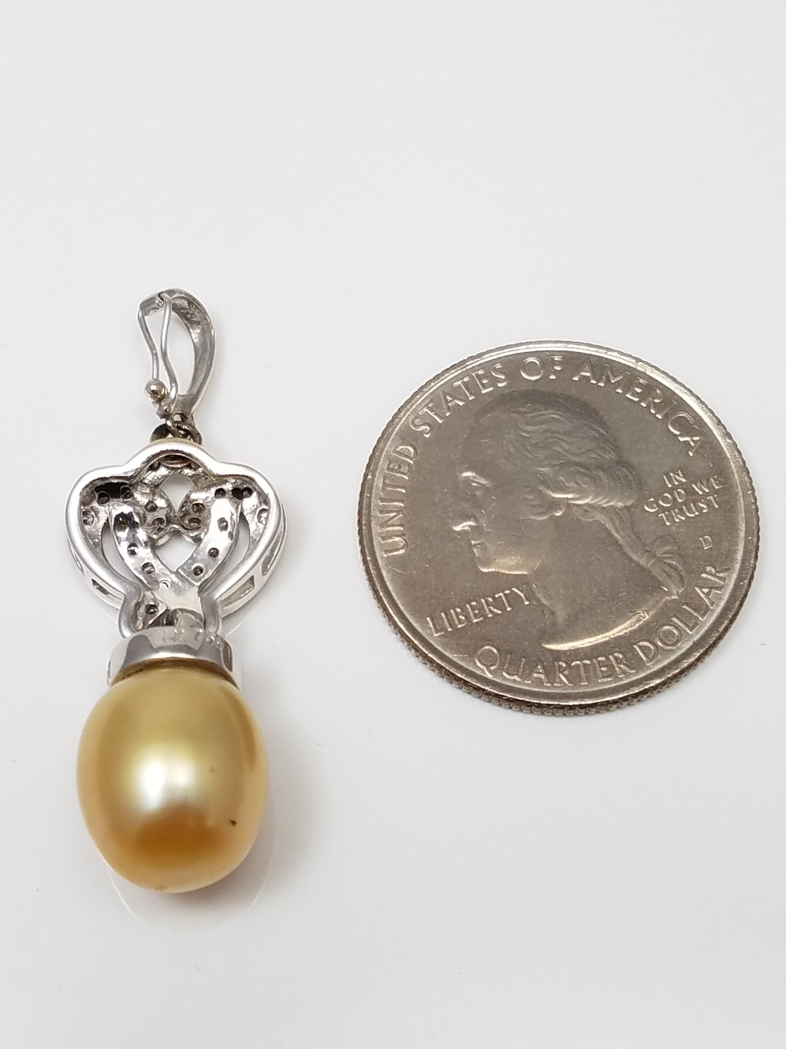 Fantastic 18k White Gold Cultured Pearl Natural Diamond Dangle Pendant