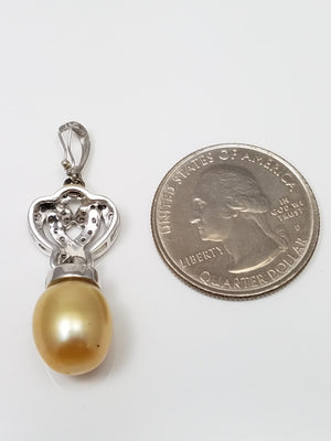Fantastic 18k White Gold Cultured Pearl Natural Diamond Dangle Pendant
