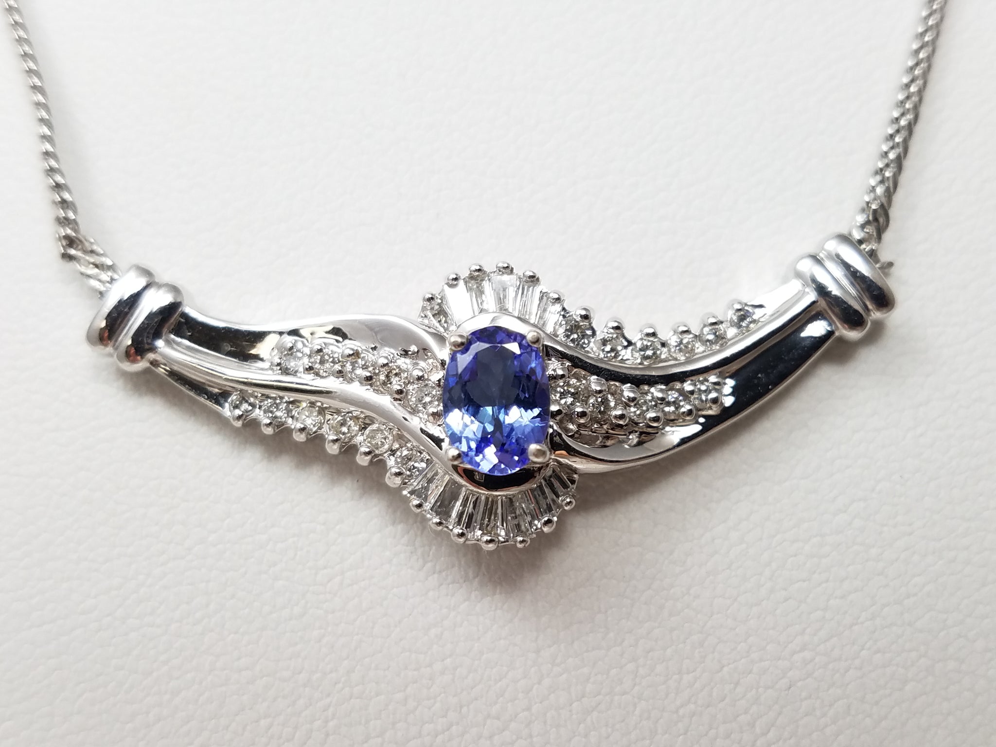 Spectacular 14k White Gold Natural Tanzanite Diamond Pendant