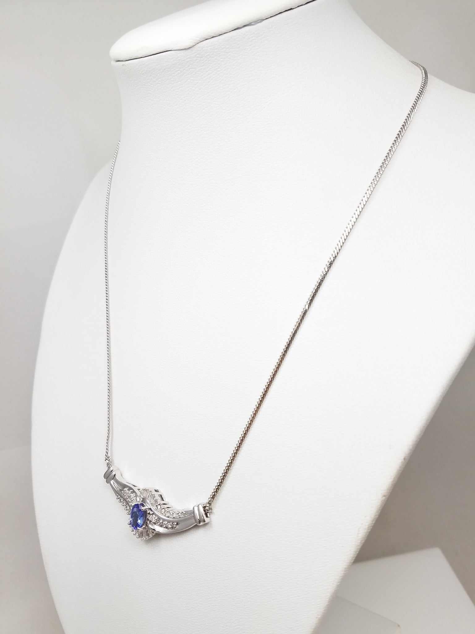 Spectacular 14k White Gold Natural Tanzanite Diamond Pendant