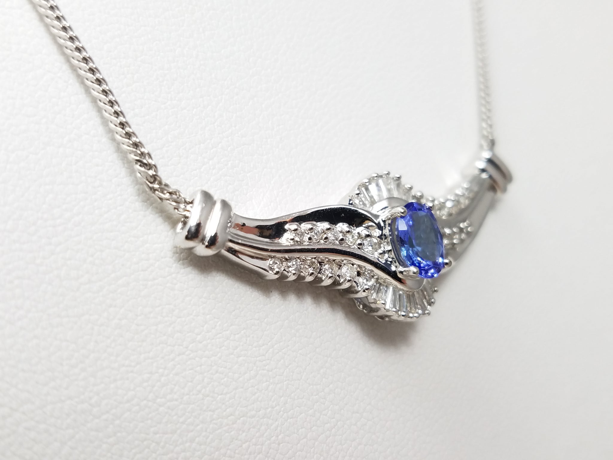 Spectacular 14k White Gold Natural Tanzanite Diamond Pendant