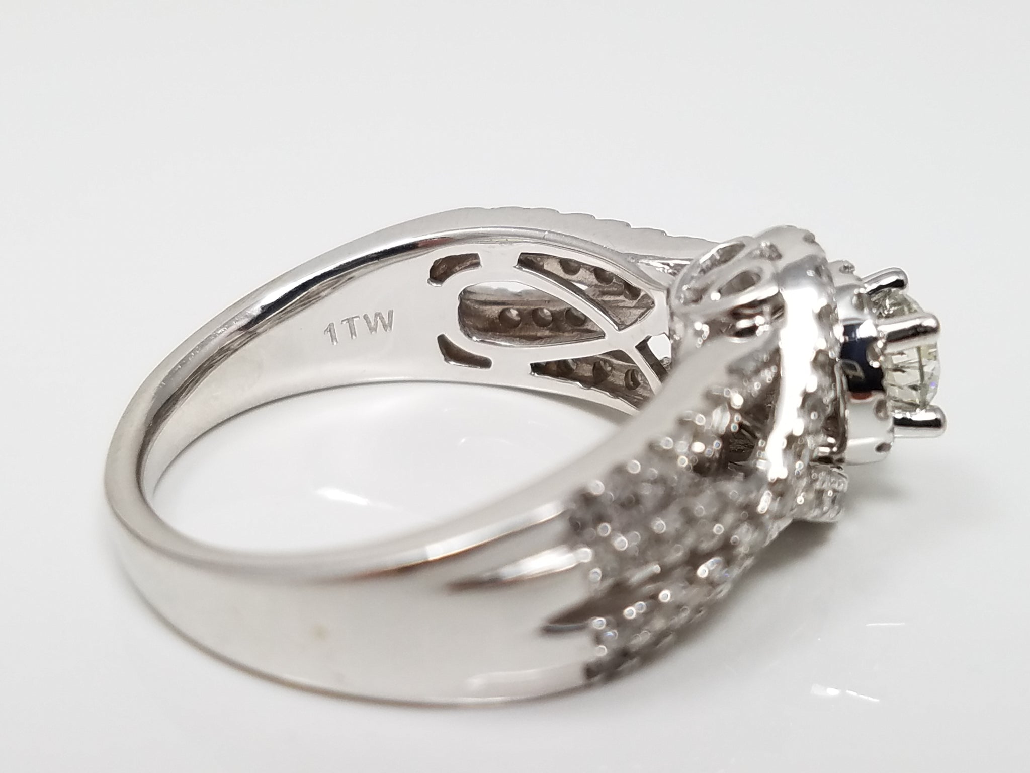Scintillating 14k White Gold 1ctw Natural Diamond Engagement Ring