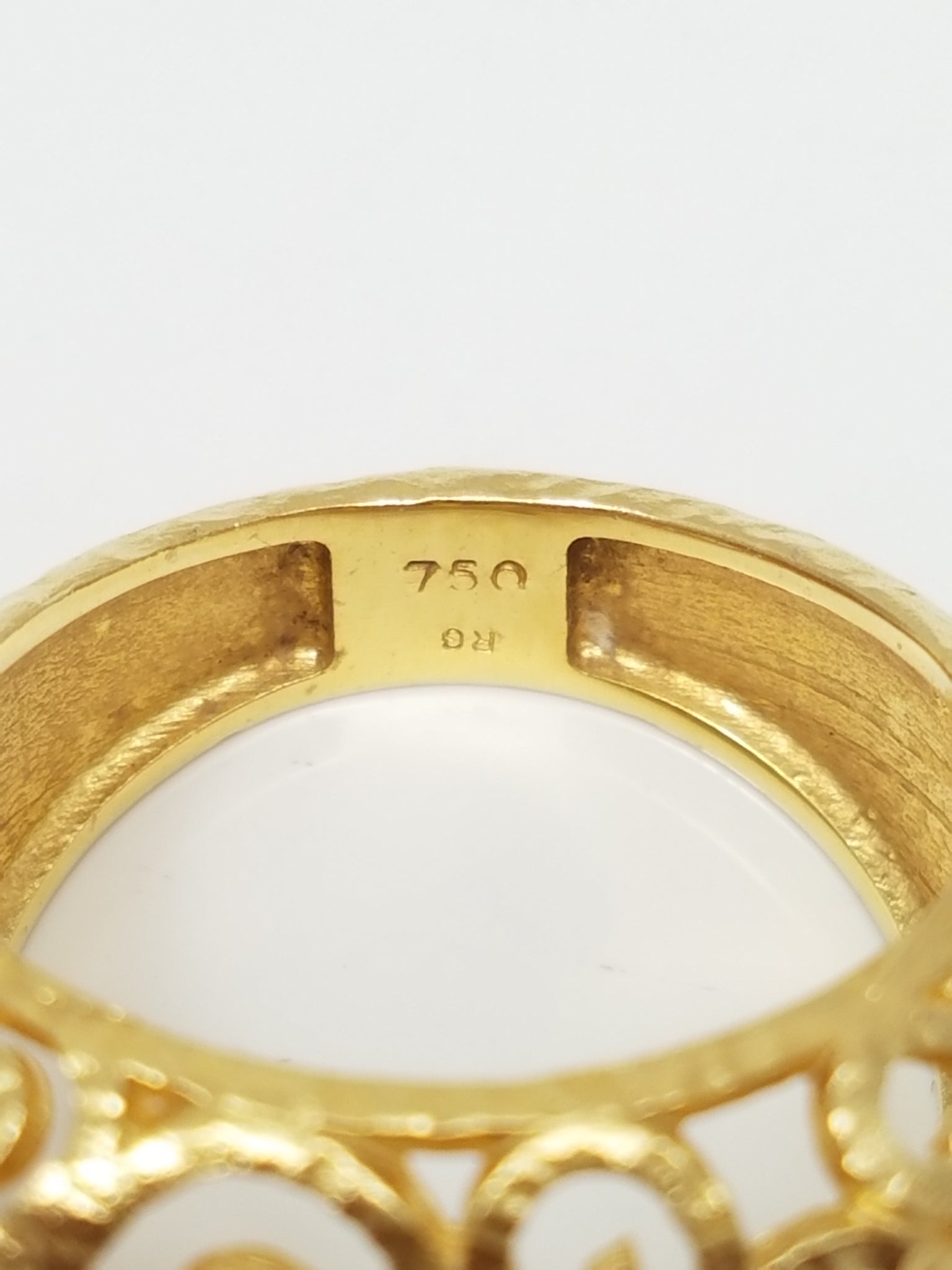 Fantastic 18k Yellow Gold Natural Diamond Pierced Ring Band