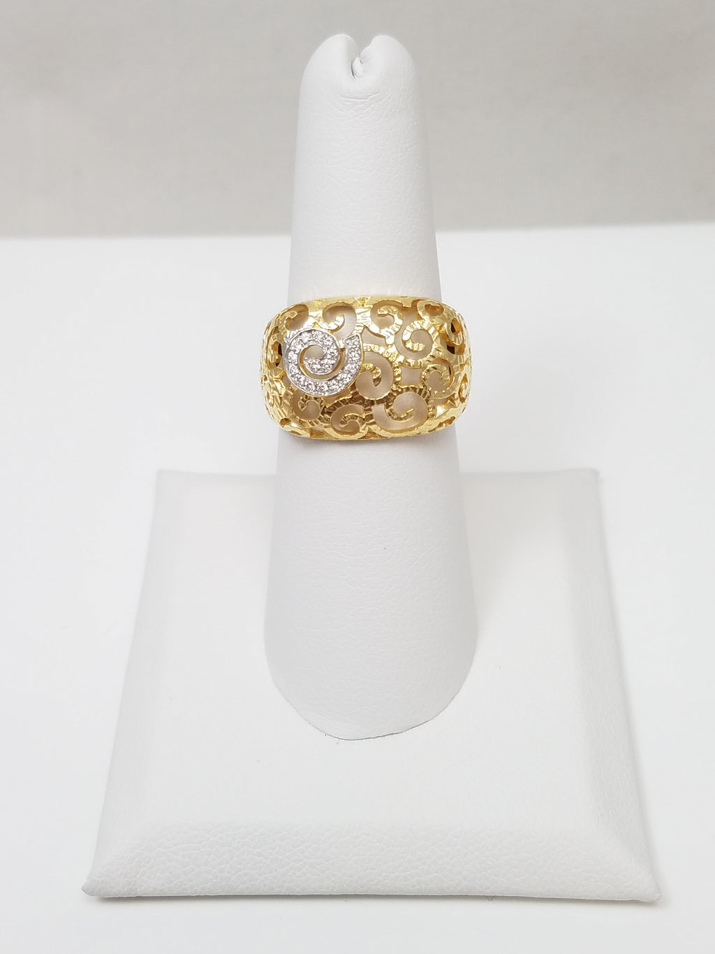 Fantastic 18k Yellow Gold Natural Diamond Pierced Ring Band
