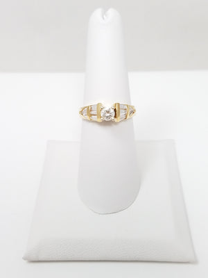 Stunning 14k Yellow Gold Natural Diamond Engagement Ring