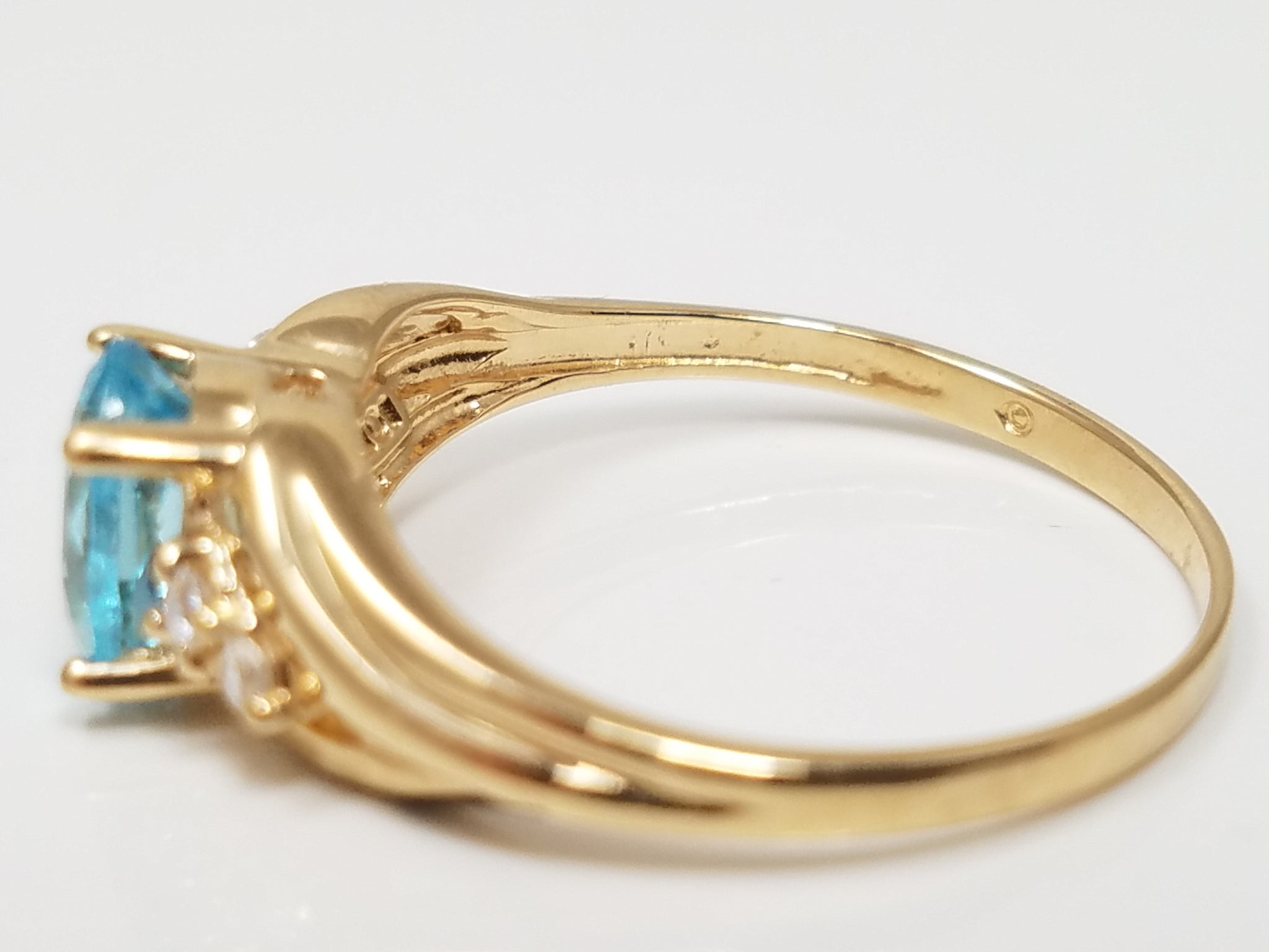 Pretty Natural Blue Topaz & CZ 10k Yellow Gold Ring