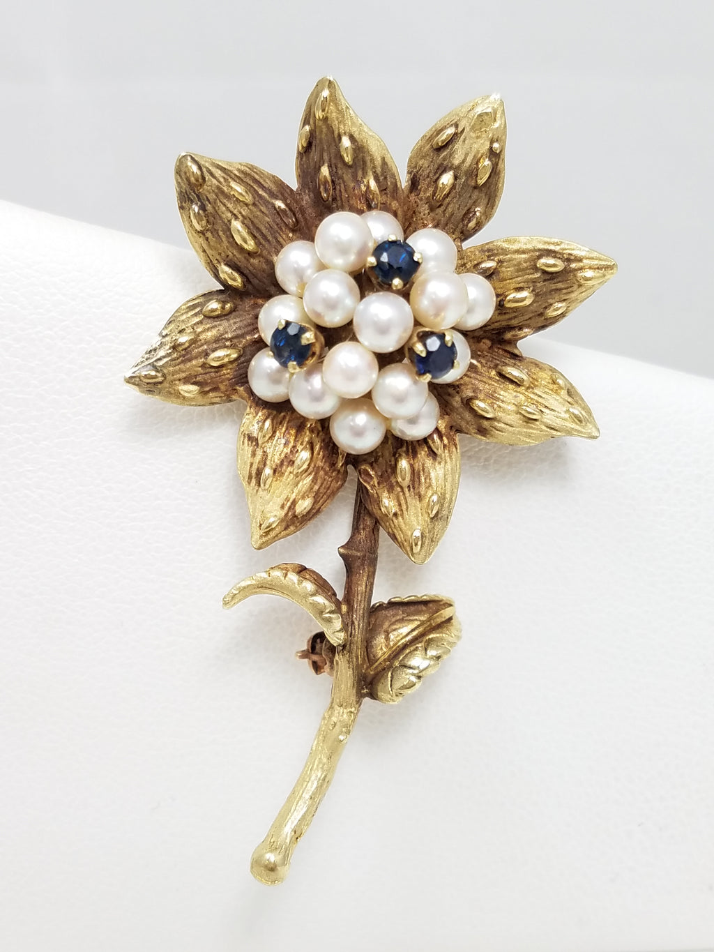 Sophisticated 14k Yellow Gold Natural Sapphire Cultured Pearl Brooch