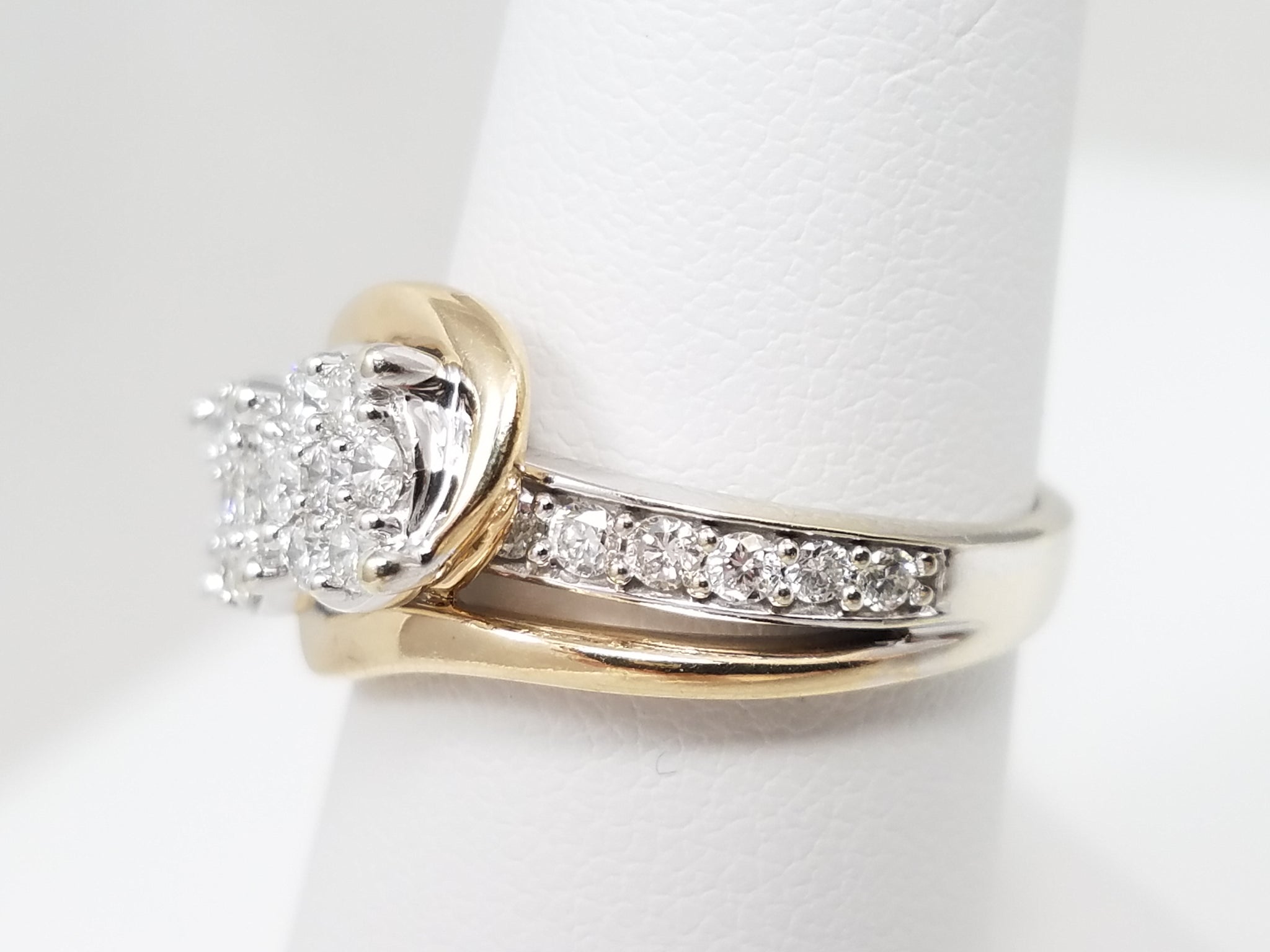 Fashionable 14k Two Tone Gold Natural Diamond Bypass Flower Ring