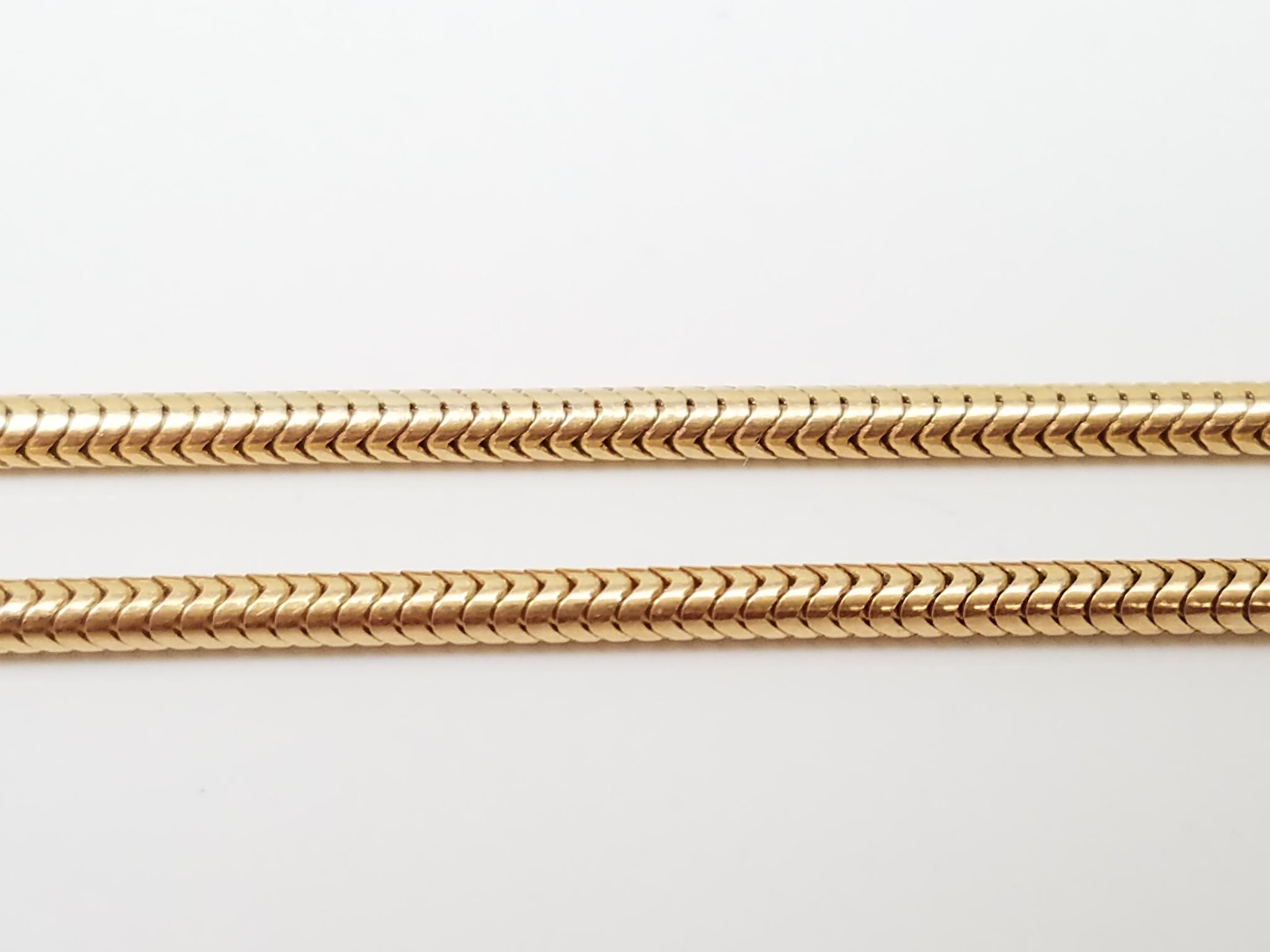 Sleek 14k Yellow Gold Snake 15" Chain Necklace