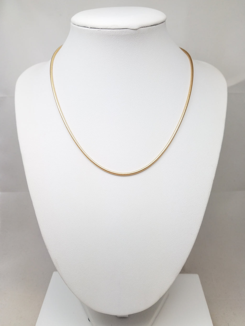 Sleek 14k Yellow Gold Snake 15" Chain Necklace