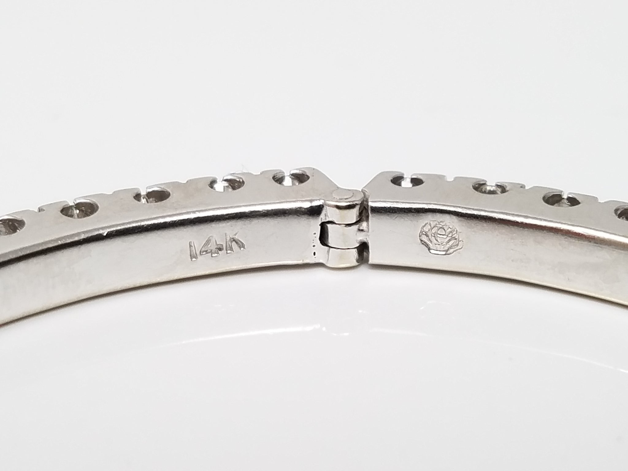 Exquisite 14k White Gold Natural Diamond Eternity Bangle Bracelet