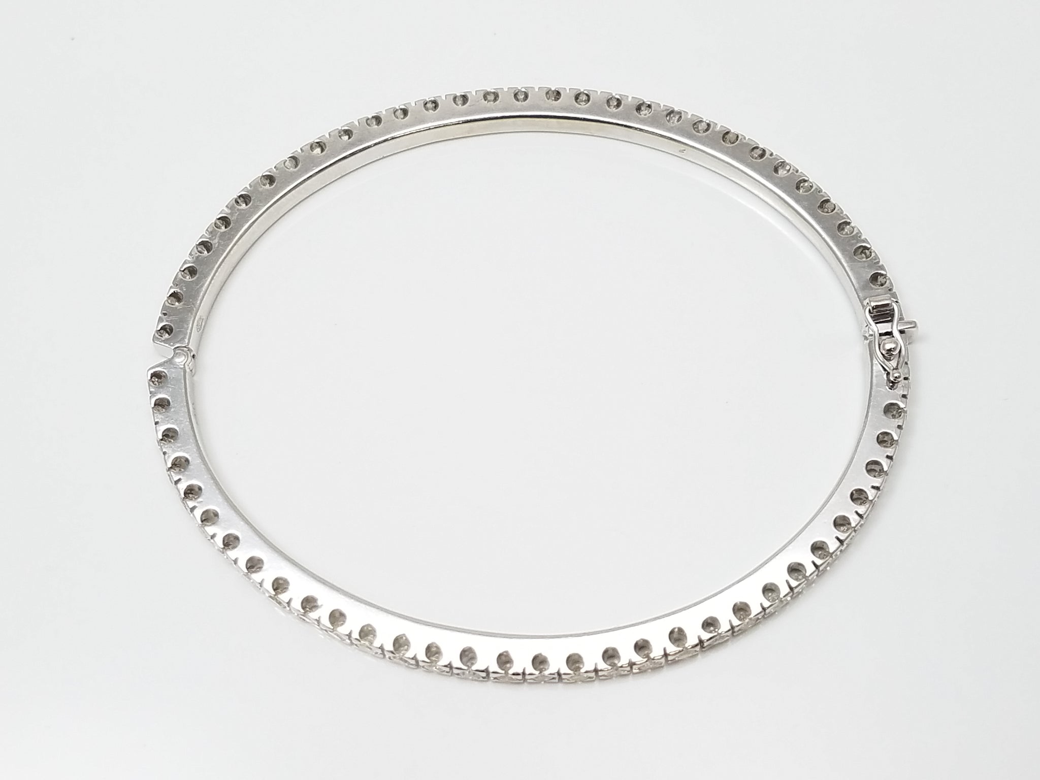 Exquisite 14k White Gold Natural Diamond Eternity Bangle Bracelet
