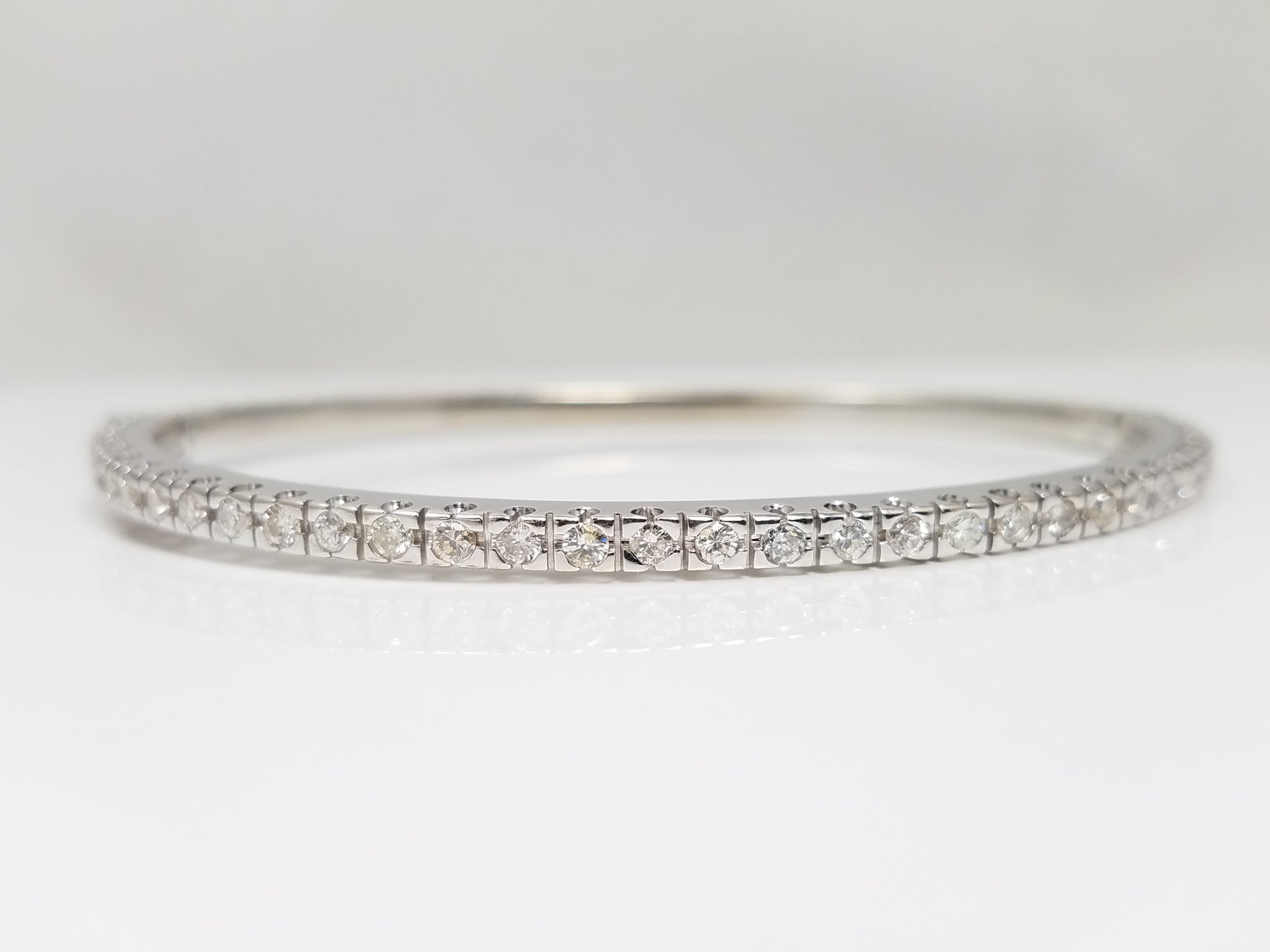 Exquisite 14k White Gold Natural Diamond Eternity Bangle Bracelet