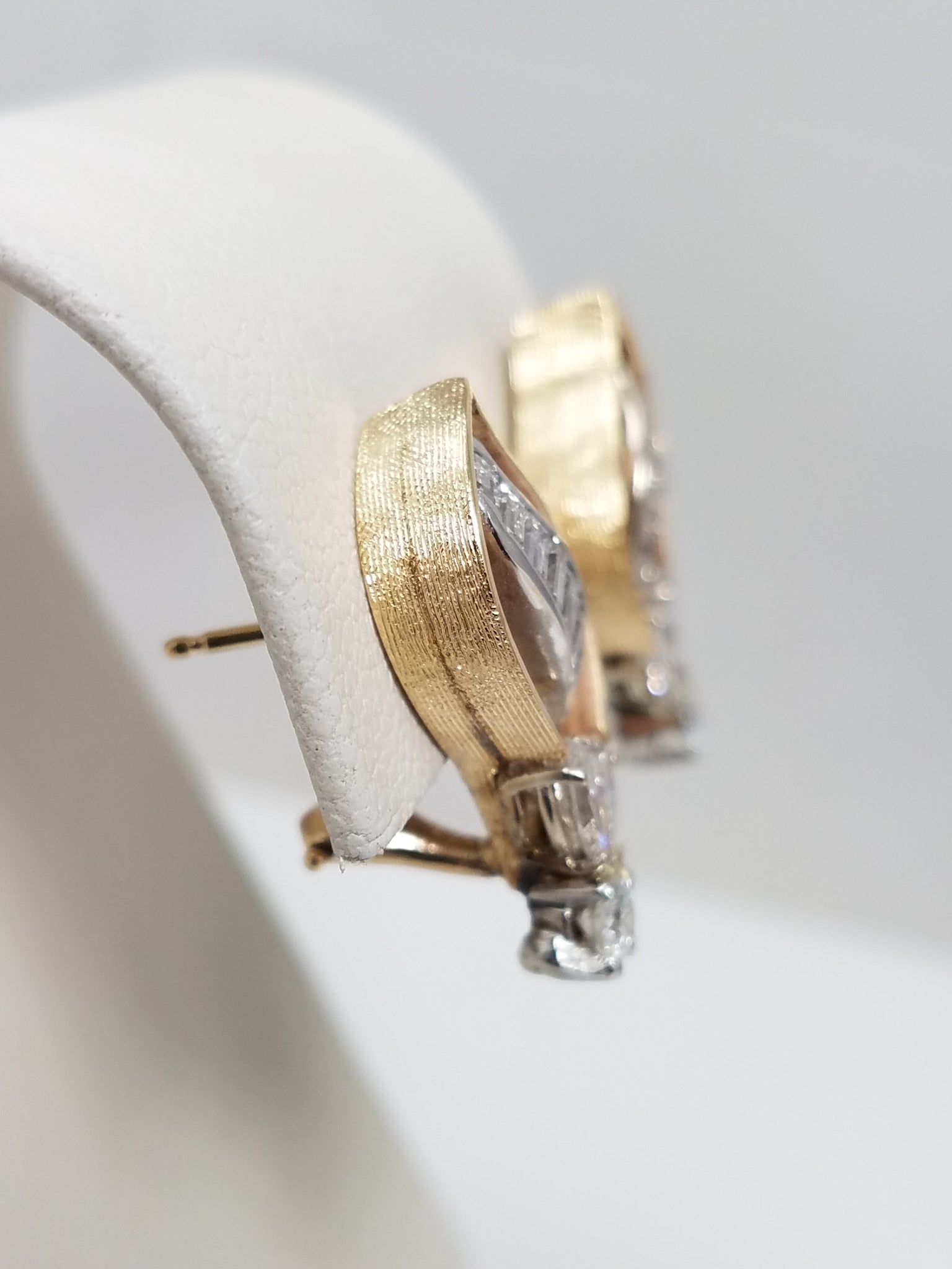 Attractive Vintage 14k Two Tone Gold 1ctw Natural Diamond Custom Earrings