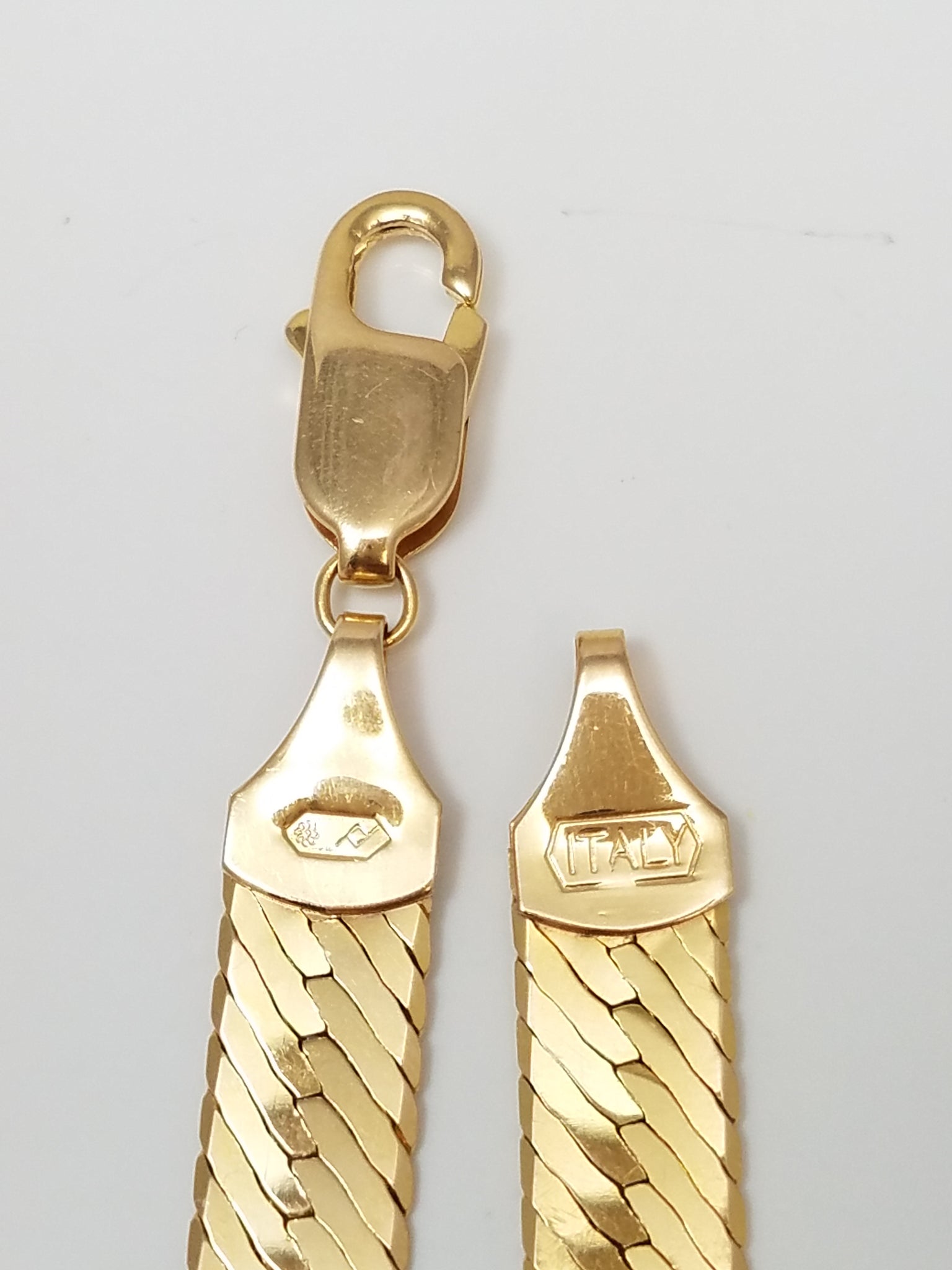 Impressive 14k Yellow Gold Herringbone 24" Necklace