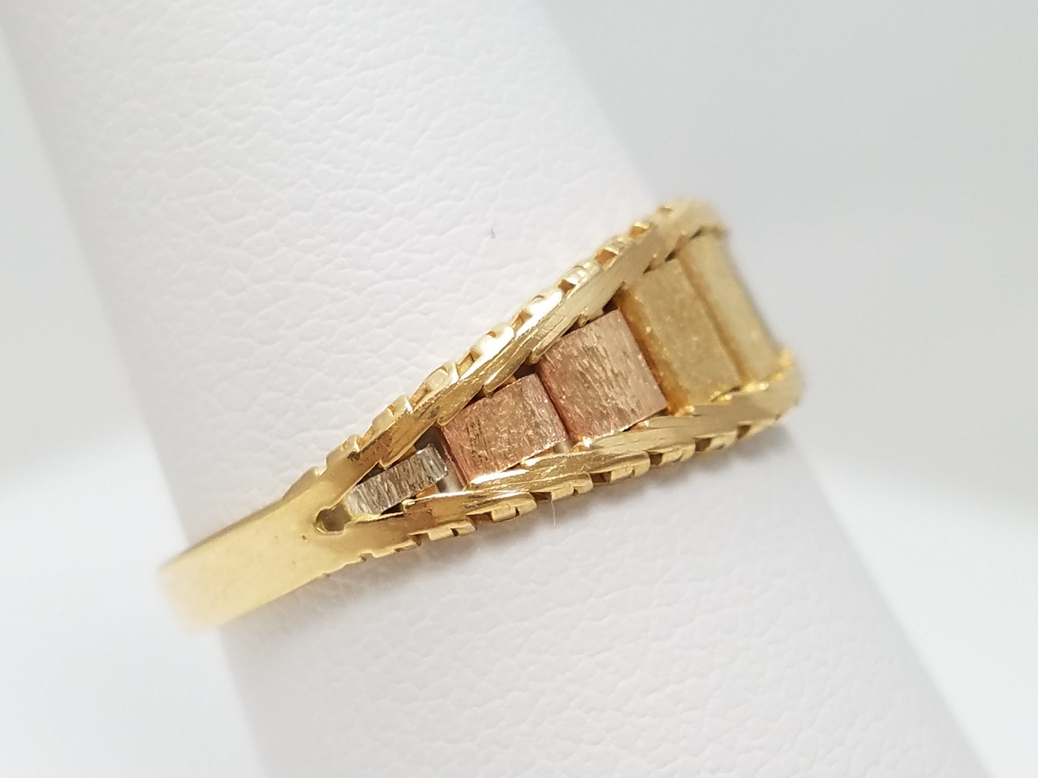 Bright 18k Tri-Color Gold Riccio Link Ring