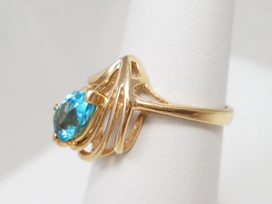 Modern 14k Yellow Gold Natural Blue Topaz Ring