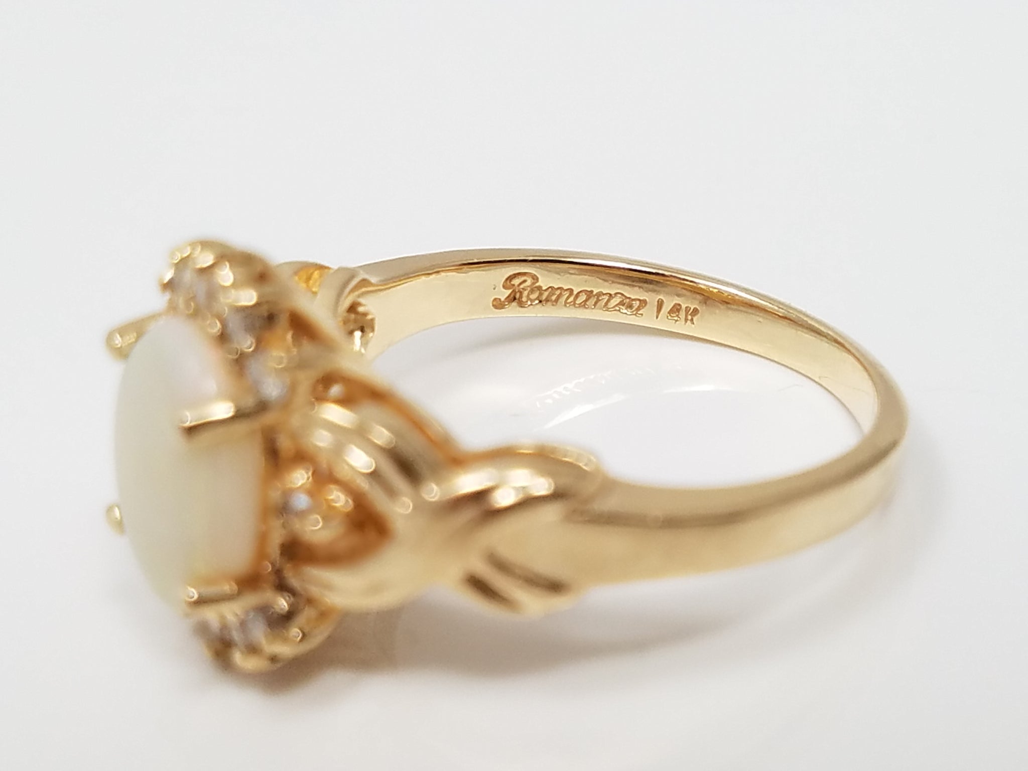 Magnificent 14k Yellow Gold Natural Australian Opal Diamond Ring
