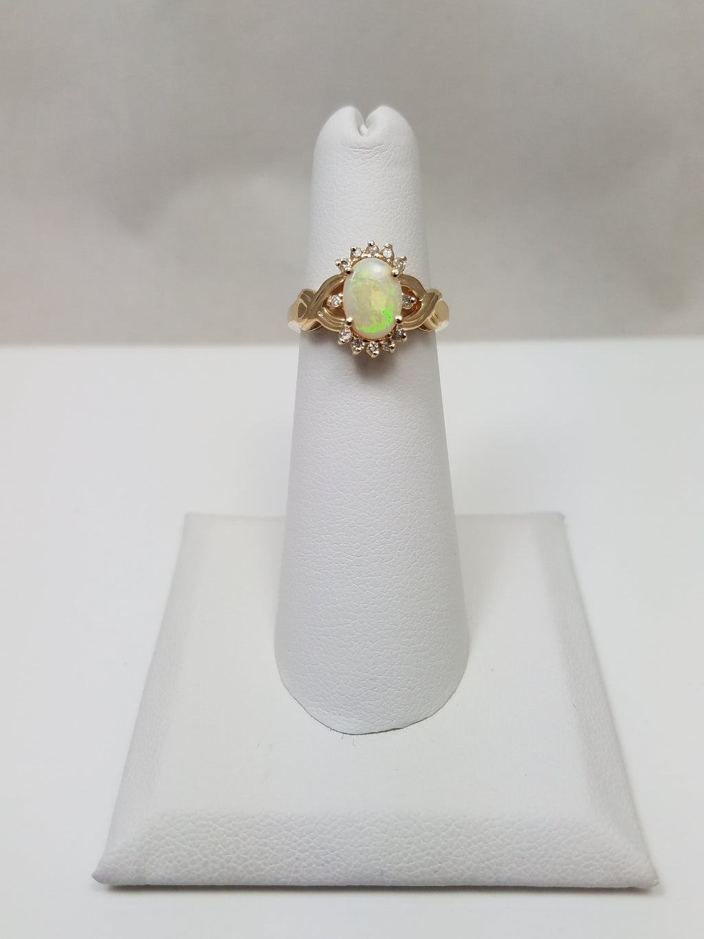 Magnificent 14k Yellow Gold Natural Australian Opal Diamond Ring