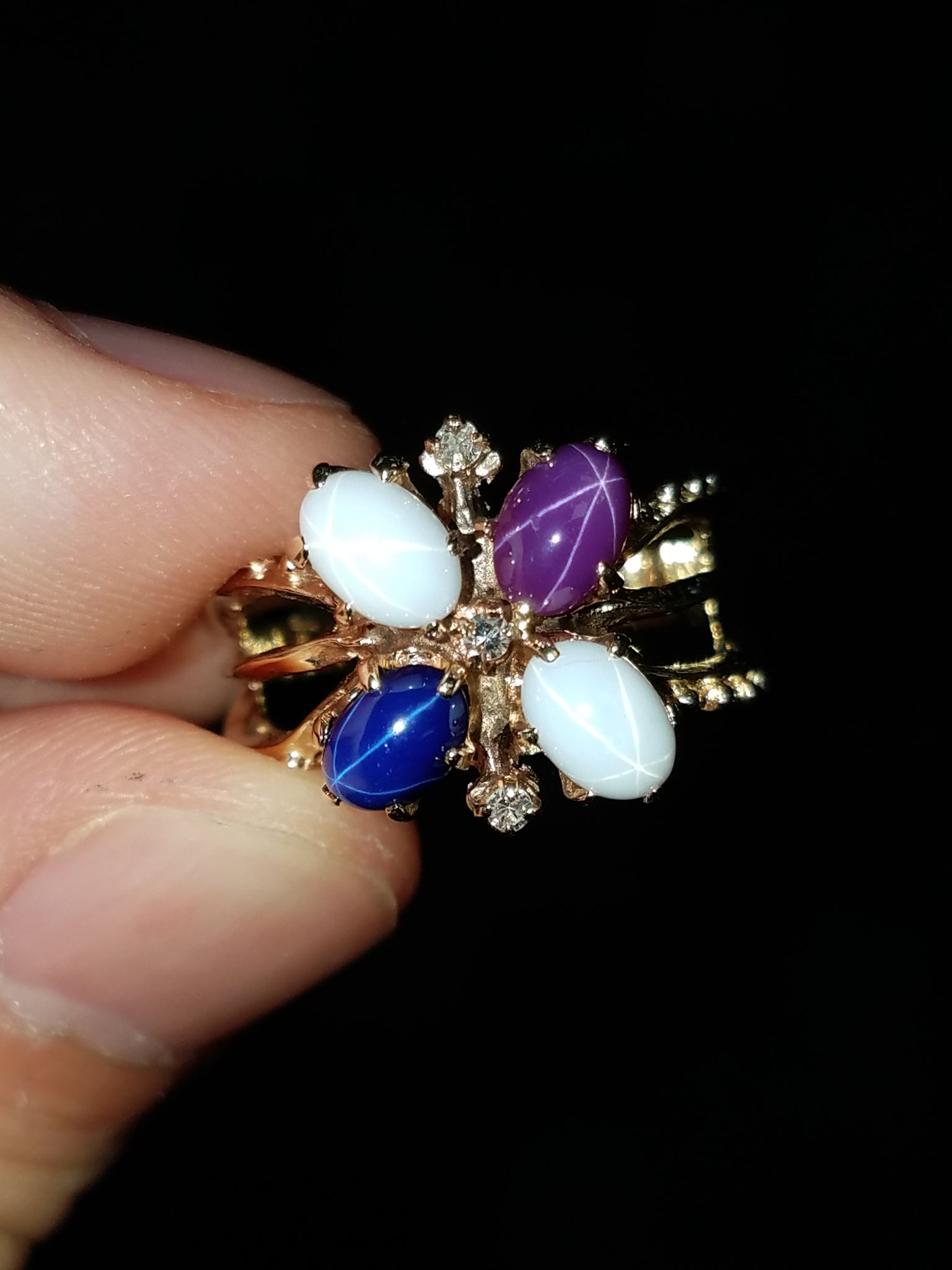 Classy Vintage 14k Yellow Gold Lab Grown Star Sapphire Natural Diamond Ring