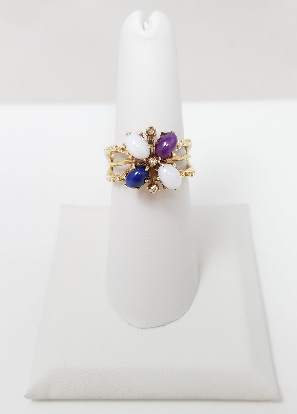 Classy Vintage 14k Yellow Gold Lab Grown Star Sapphire Natural Diamond Ring