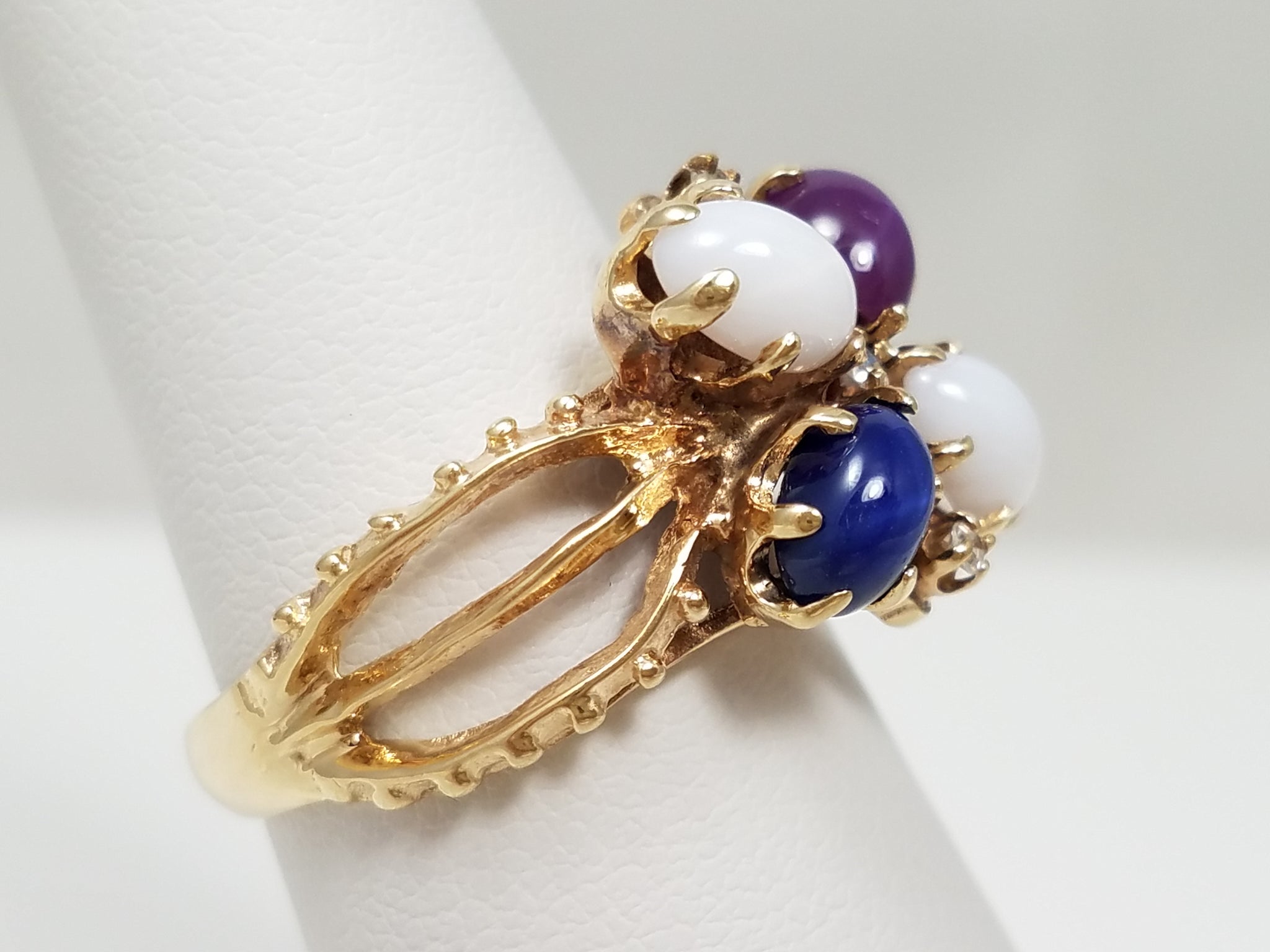 Classy Vintage 14k Yellow Gold Lab Grown Star Sapphire Natural Diamond Ring