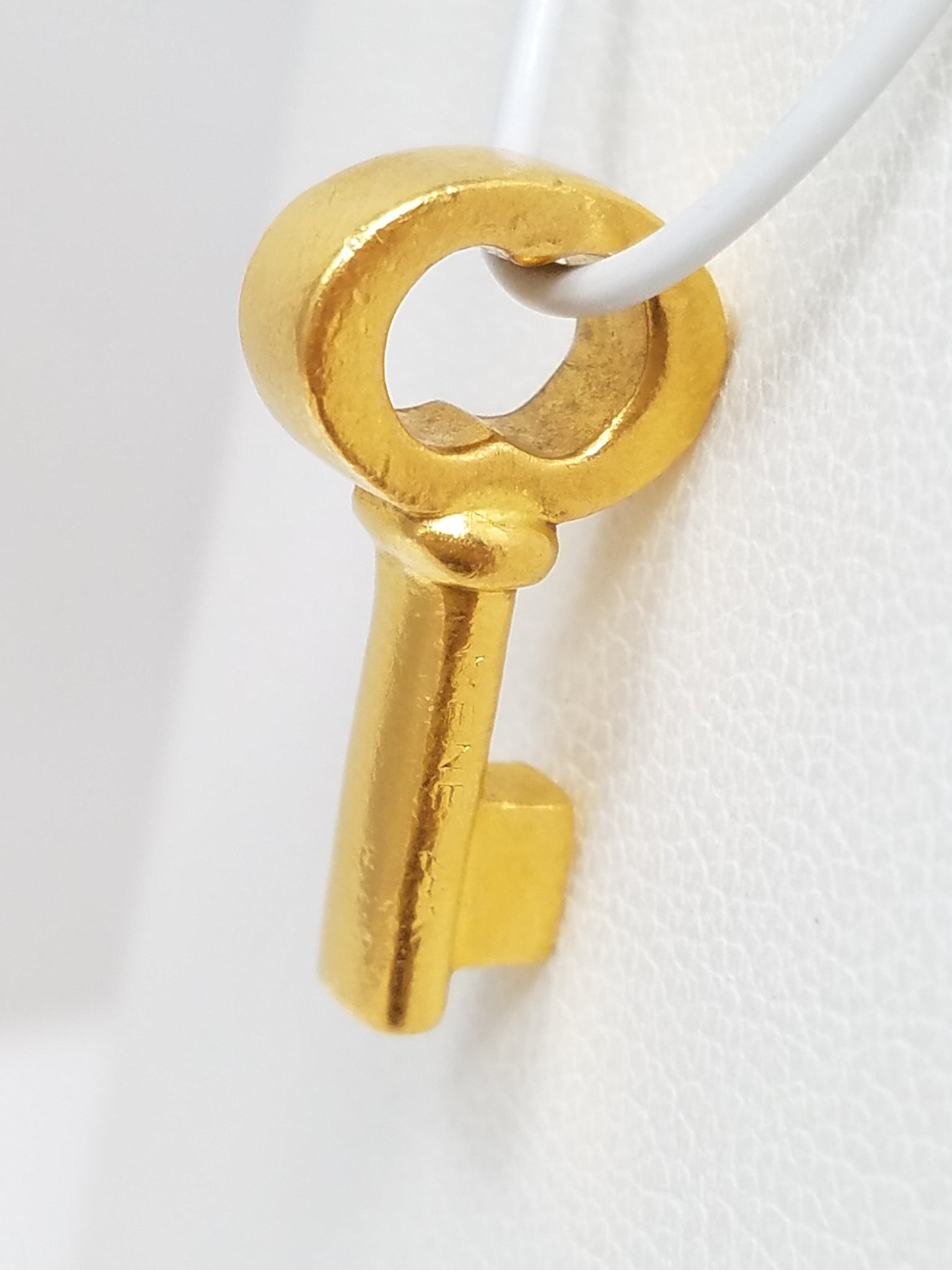 MENE $1,100 Retail Solid 24k Yellow Gold Key Pendant