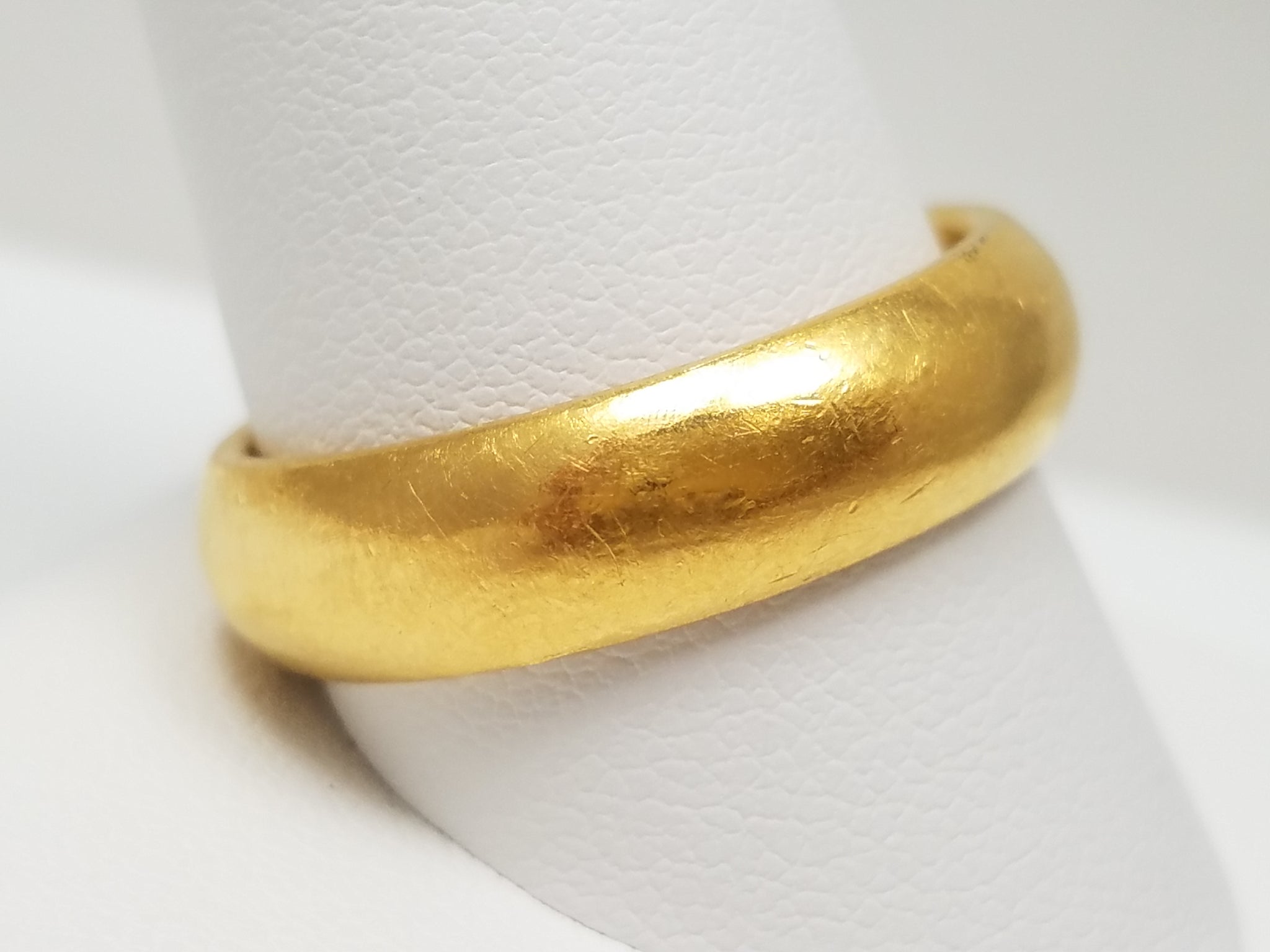 $2,500 Retail MENE 24k Yellow Gold Wedding Ring Band