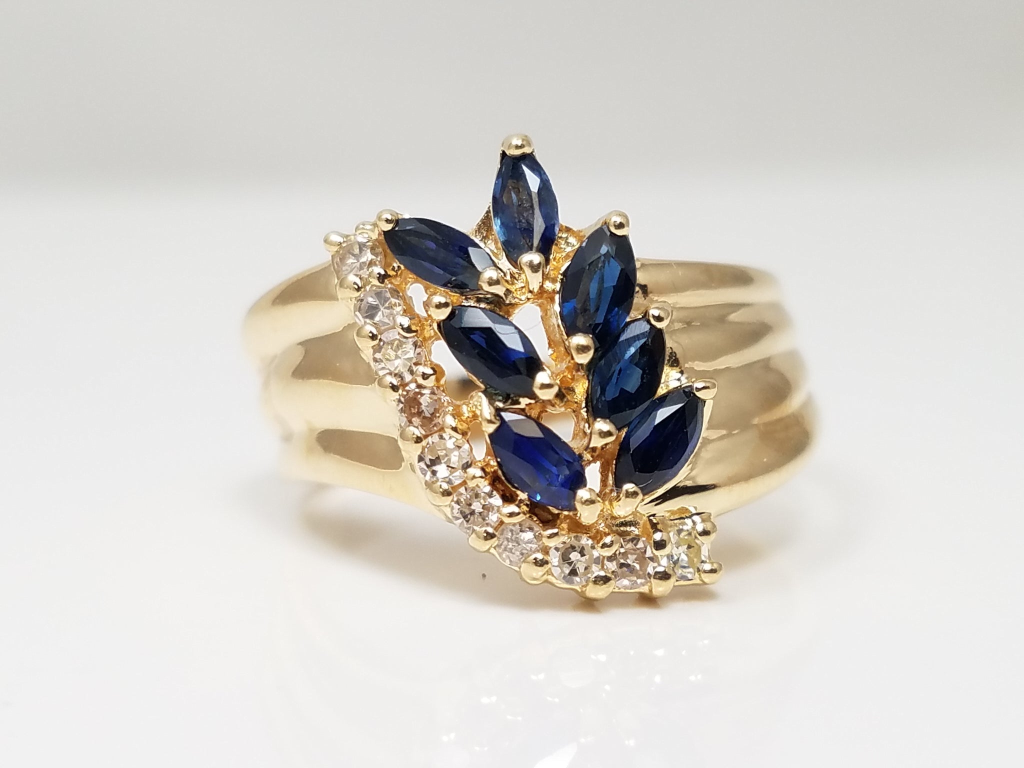 Dazzling 14k Yellow Gold Natural Sapphire Diamond Cocktail Ring