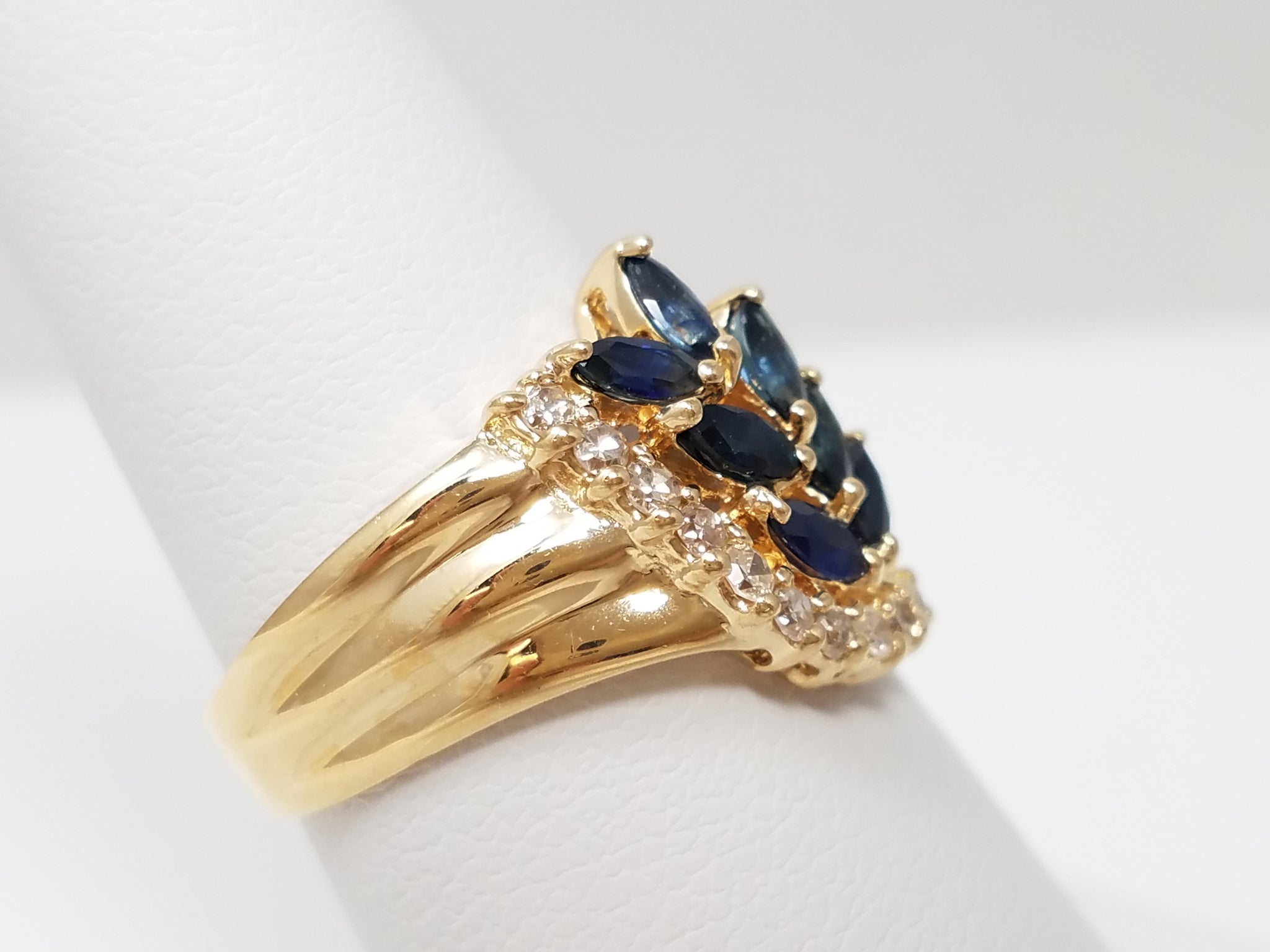 Dazzling 14k Yellow Gold Natural Sapphire Diamond Cocktail Ring