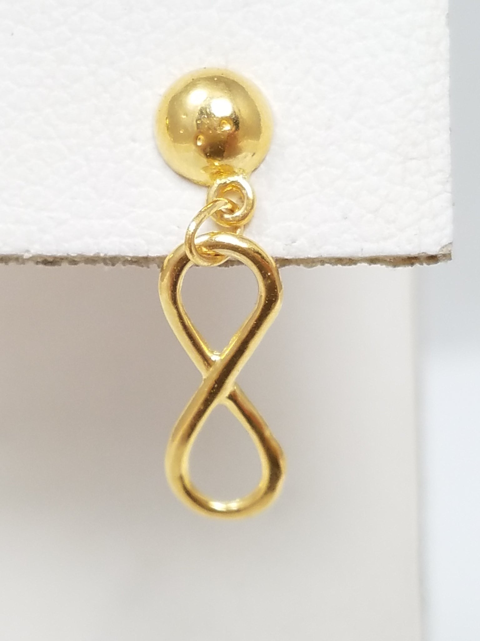 Stylish 18k Yellow Gold Infinity Dangle Earrings