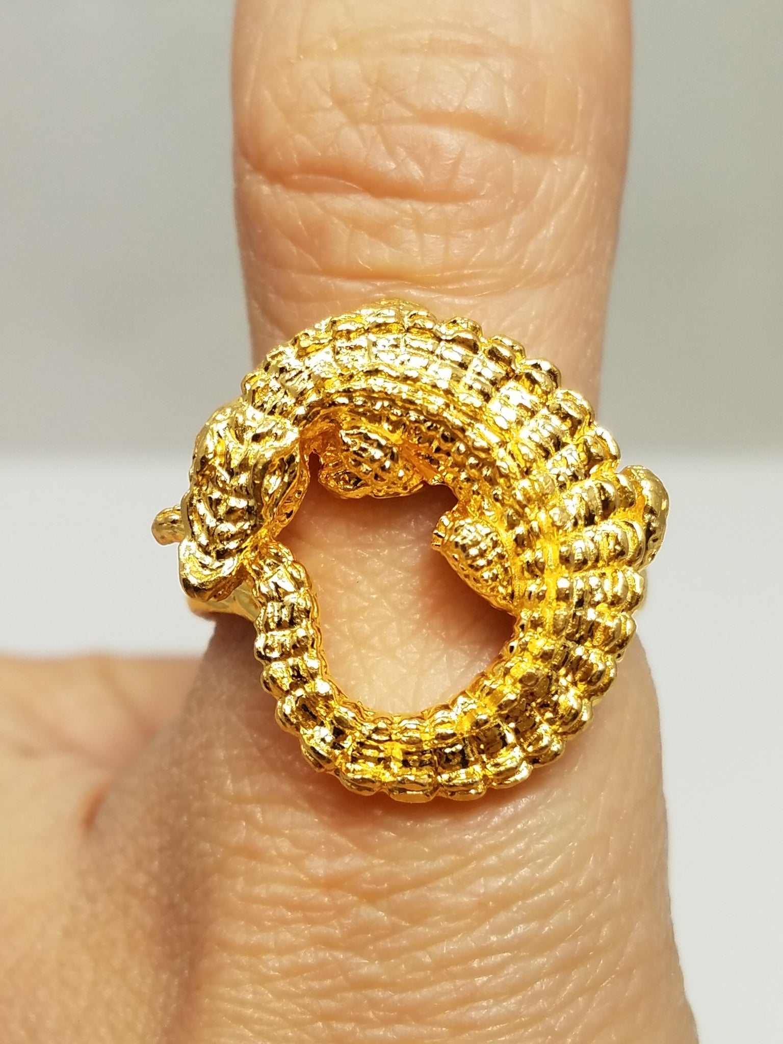 $3,500 Retail MENE 24k Yellow Gold Solid Crocodile Ring