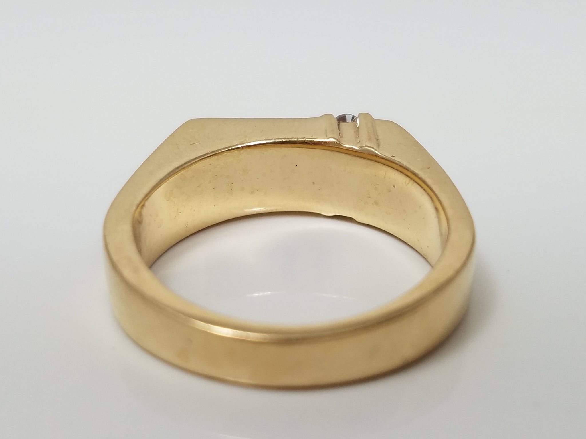 Dapper Men's 14k Yellow Gold Natural Diamond Ring