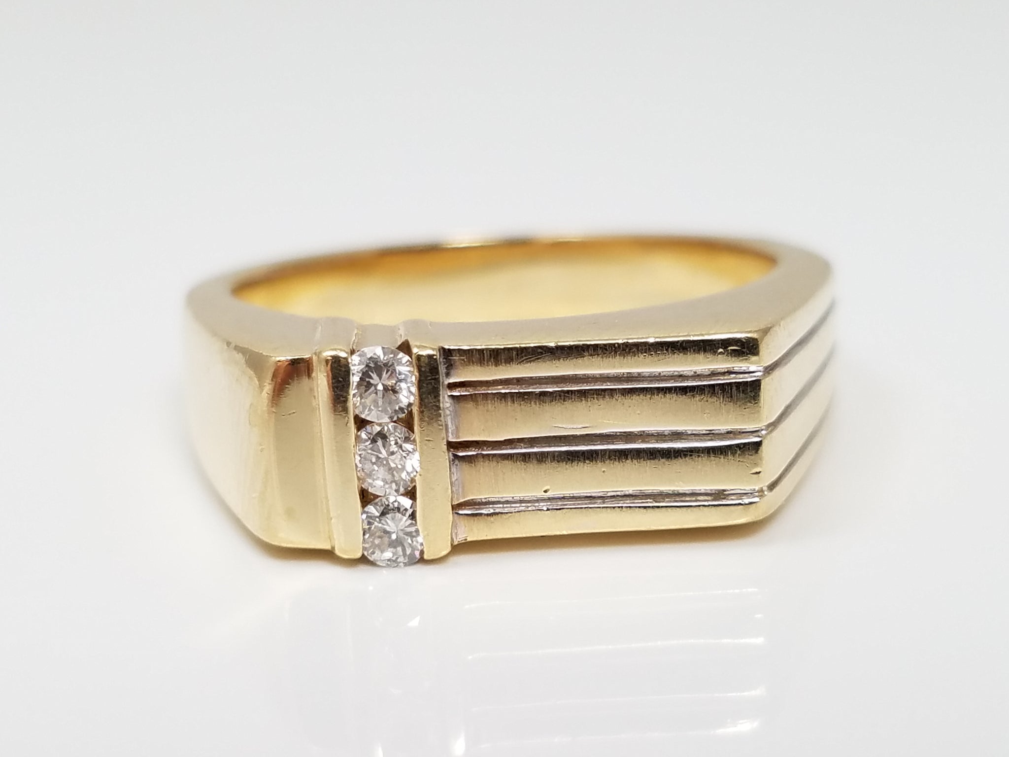 Dapper Men's 14k Yellow Gold Natural Diamond Ring