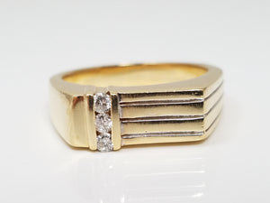 Dapper Men's 14k Yellow Gold Natural Diamond Ring