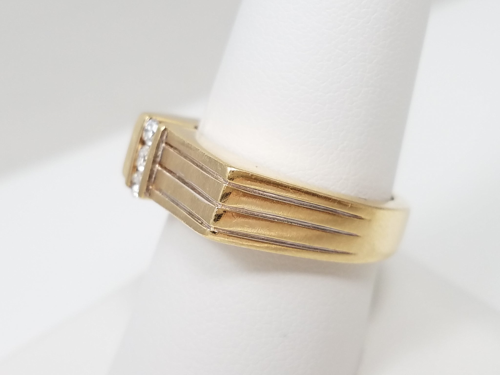 Dapper Men's 14k Yellow Gold Natural Diamond Ring