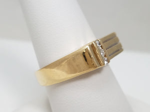 Dapper Men's 14k Yellow Gold Natural Diamond Ring