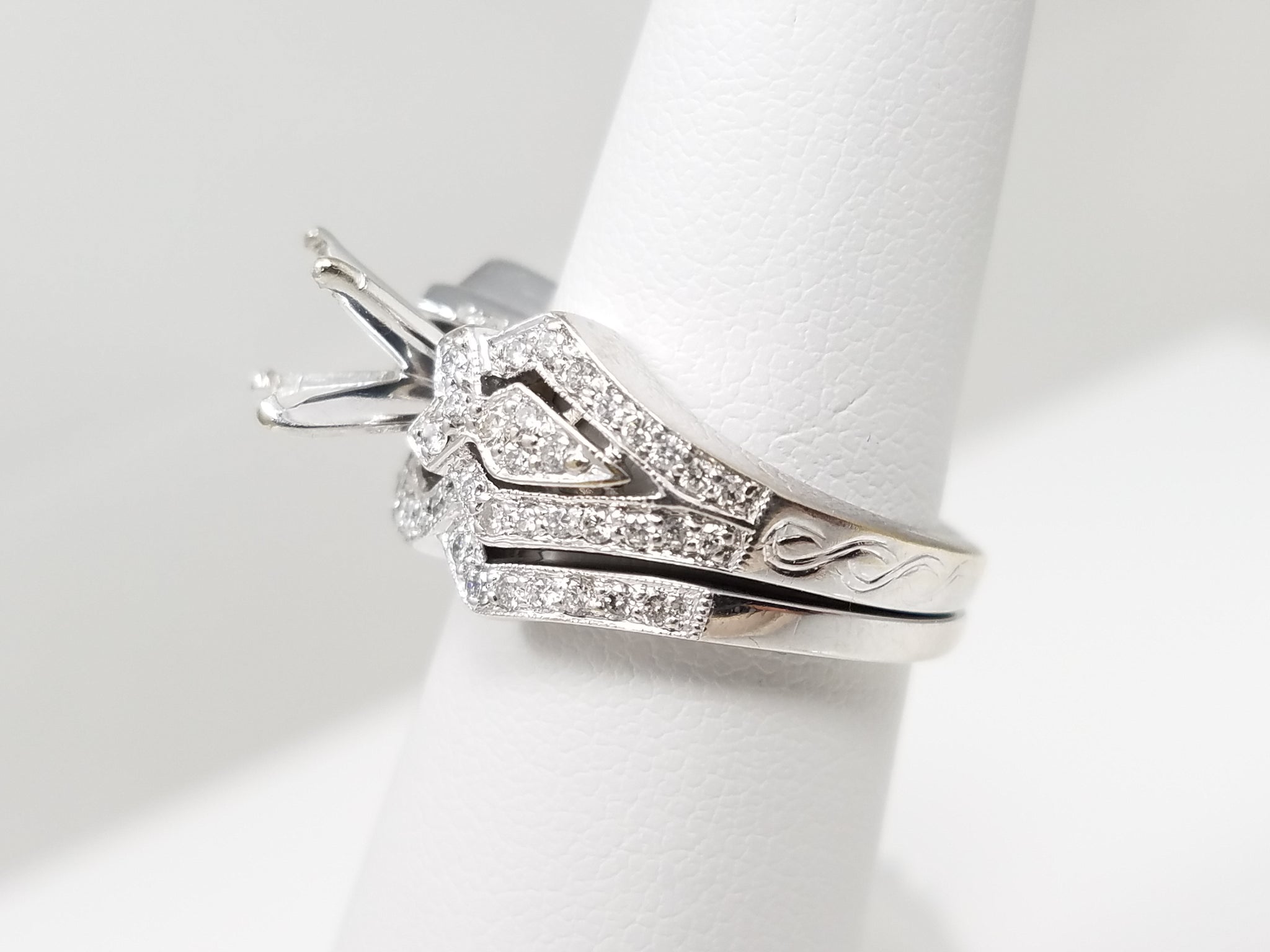 Dazzling 18k White Gold Natural Diamond Engagement Ring Set Mount