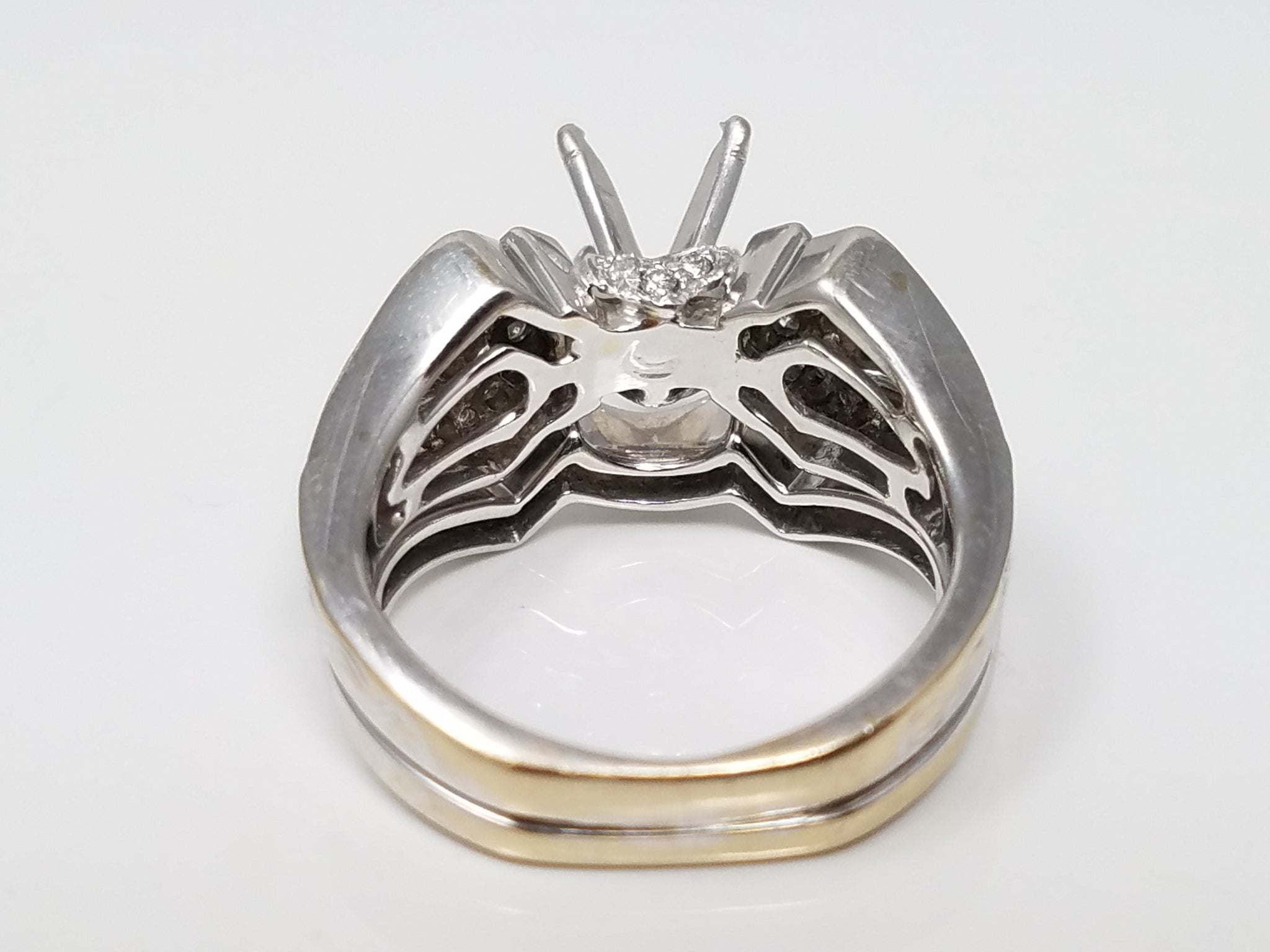 Dazzling 18k White Gold Natural Diamond Engagement Ring Set Mount
