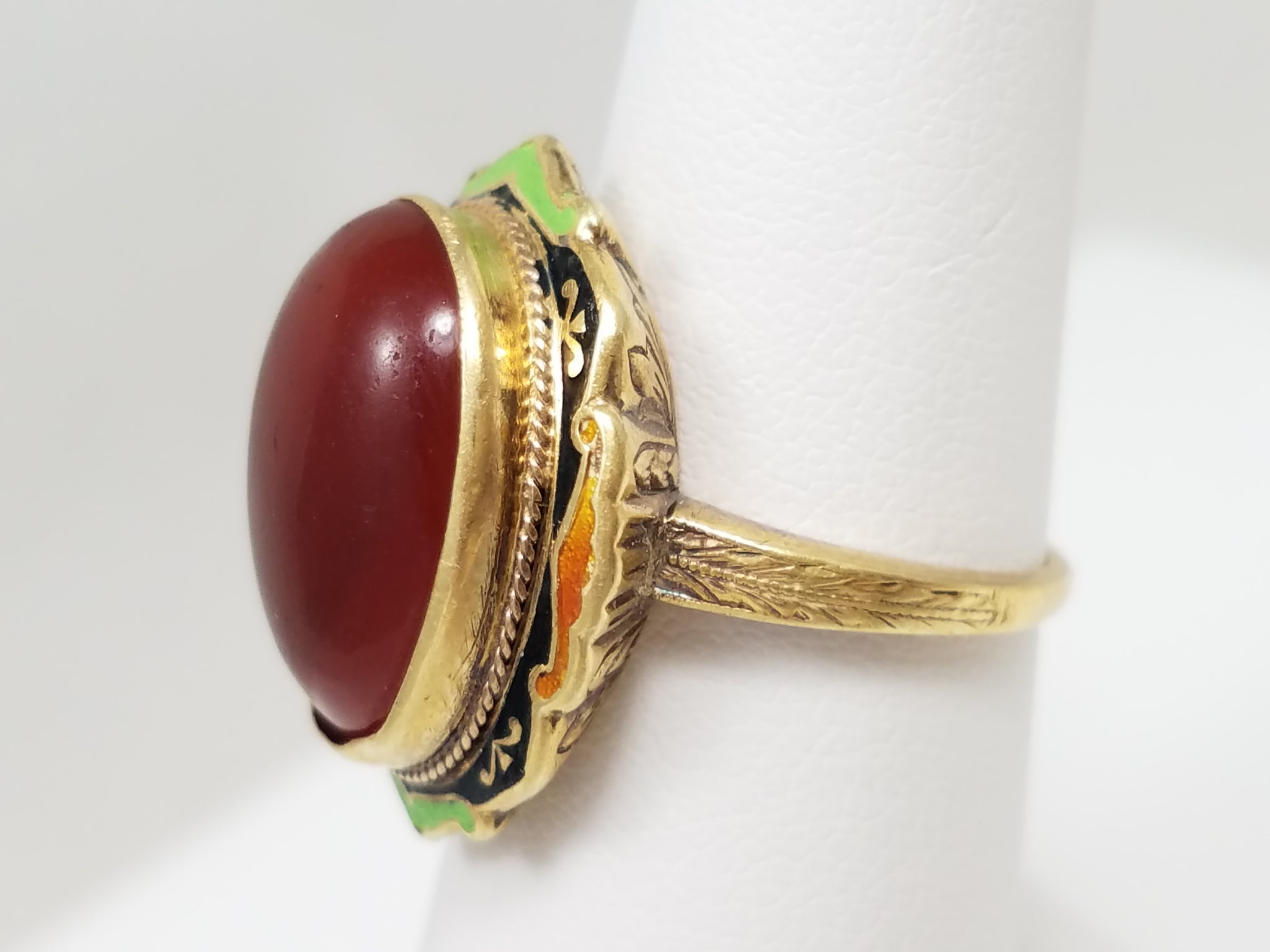 Lavish Art Deco 14k Yellow Gold Vintage Natural Red Chalcedony Enamel Ring