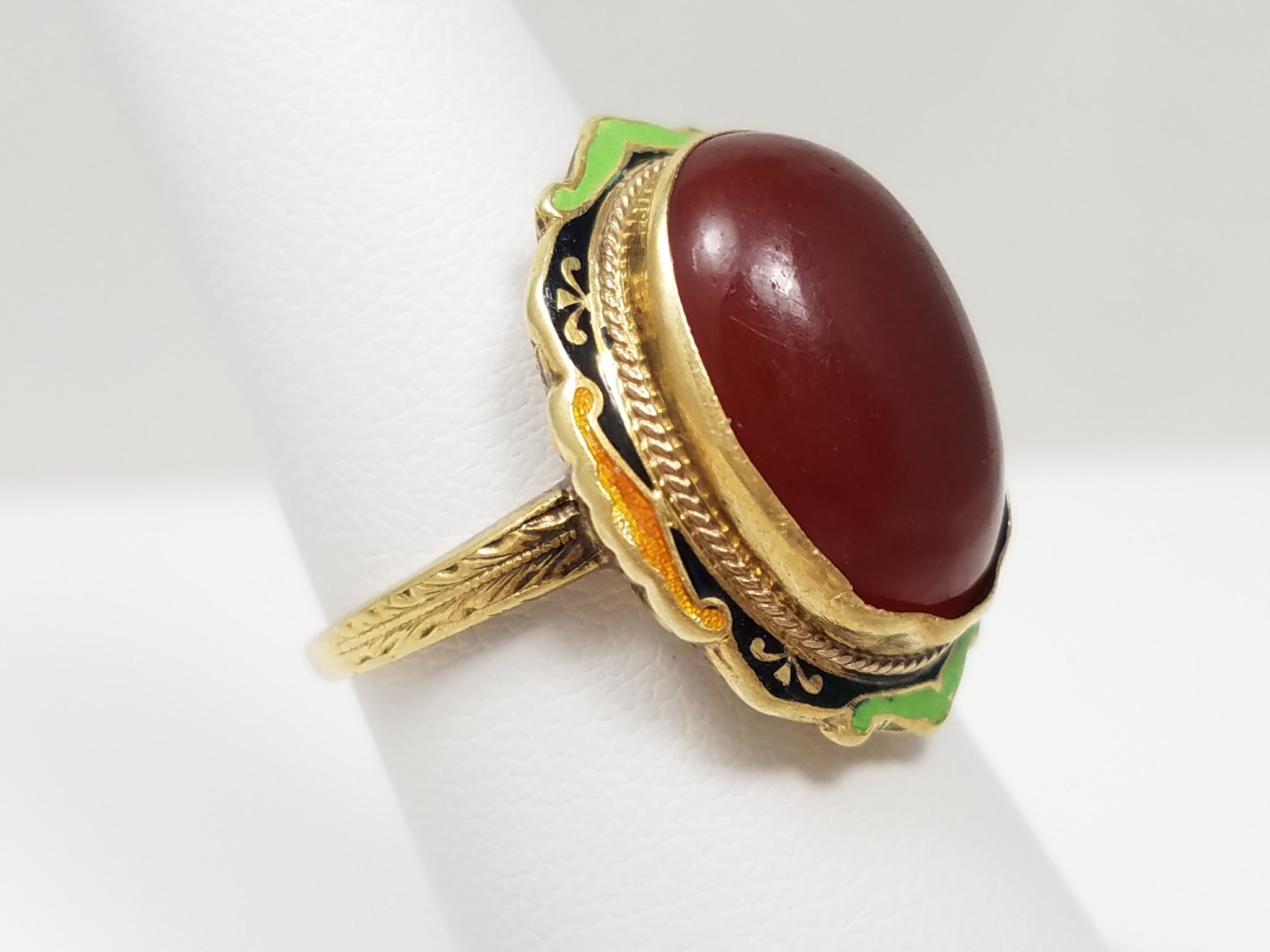 Lavish Art Deco 14k Yellow Gold Vintage Natural Red Chalcedony Enamel Ring